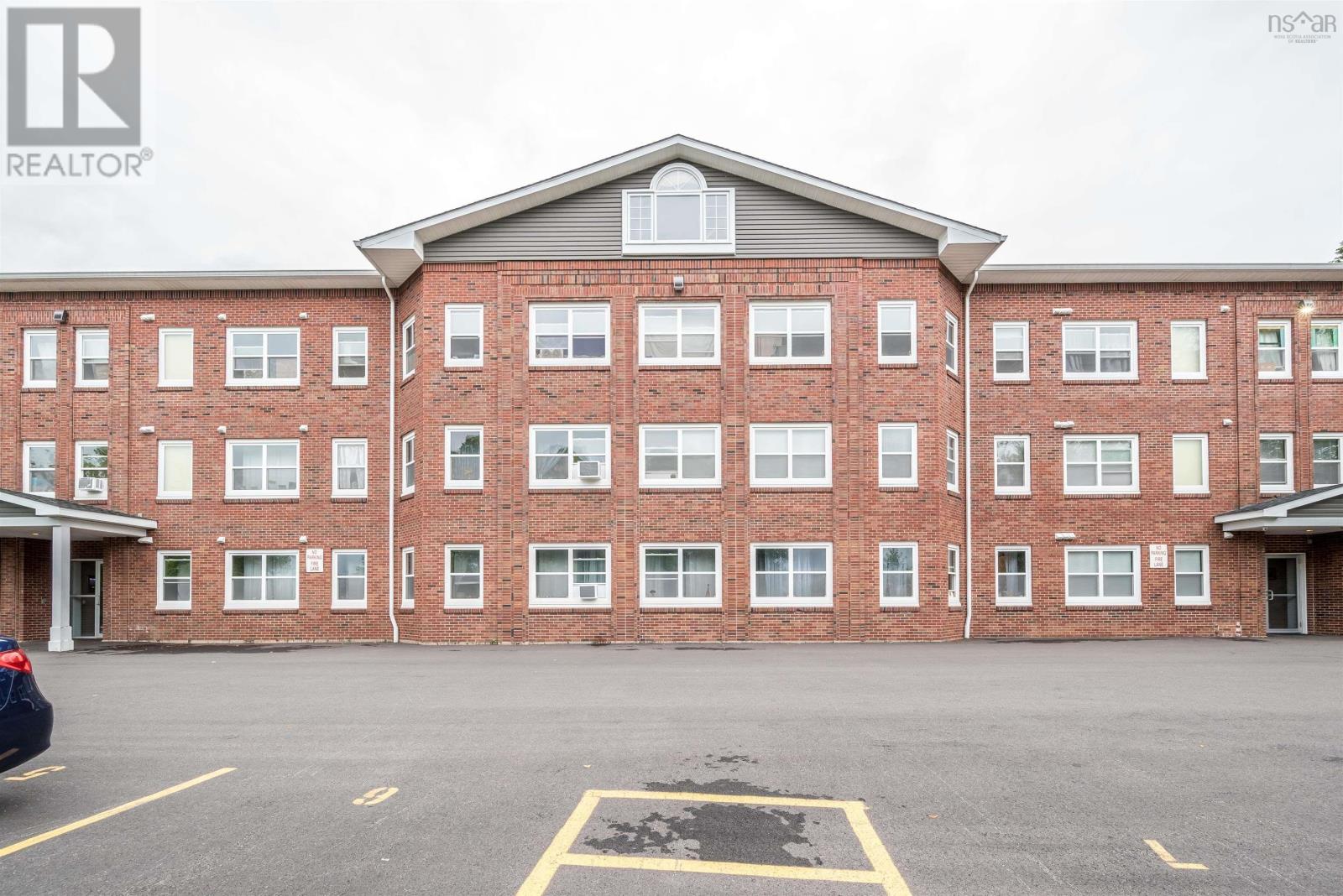 790 King Street, Windsor, Nova Scotia  B0N 2T0 - Photo 3 - 202526048