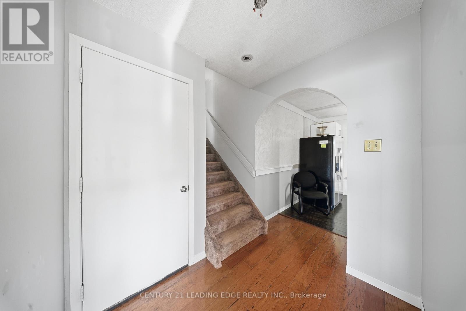 55 Lake Drive N, Georgina, Ontario  L4P 1A5 - Photo 12 - N12467639