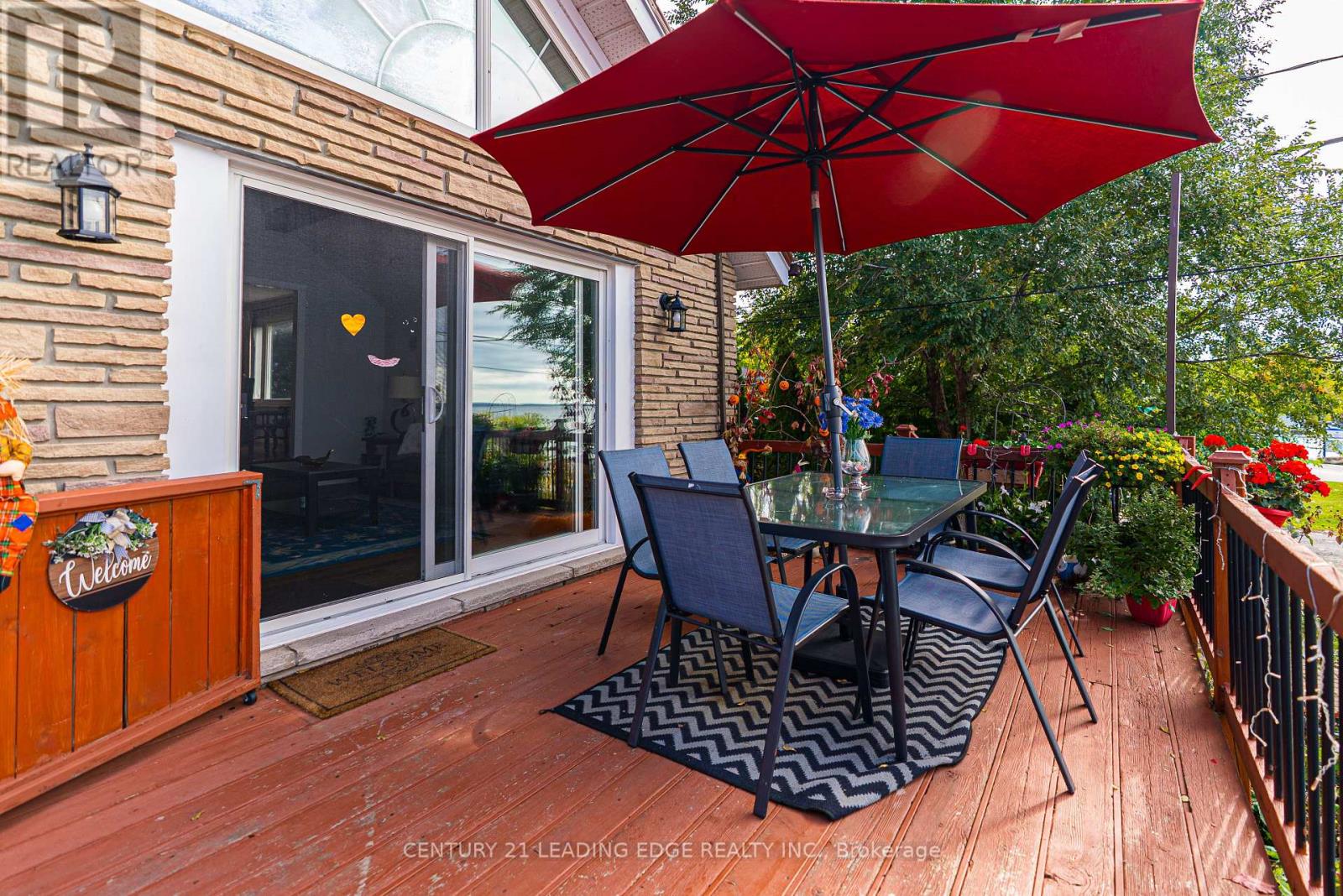 55 Lake Drive N, Georgina, Ontario  L4P 1A5 - Photo 4 - N12467639