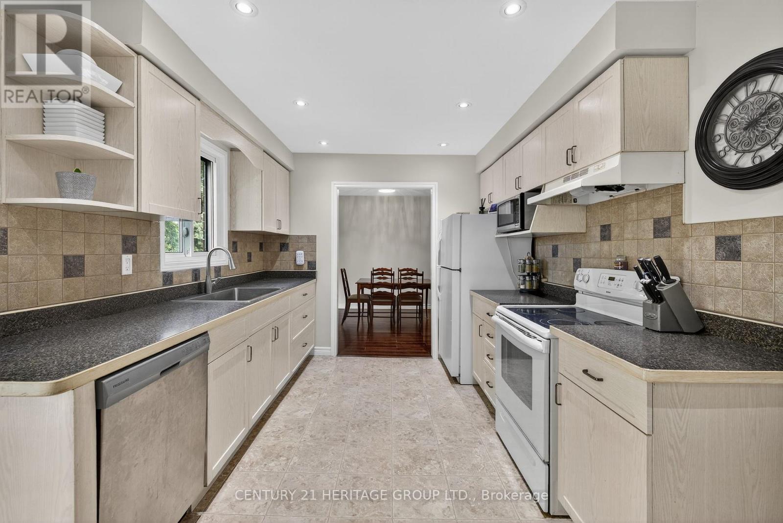 32 Northgate Drive, Bradford West Gwillimbury, Ontario  L3Z 2H5 - Photo 15 - N12467645