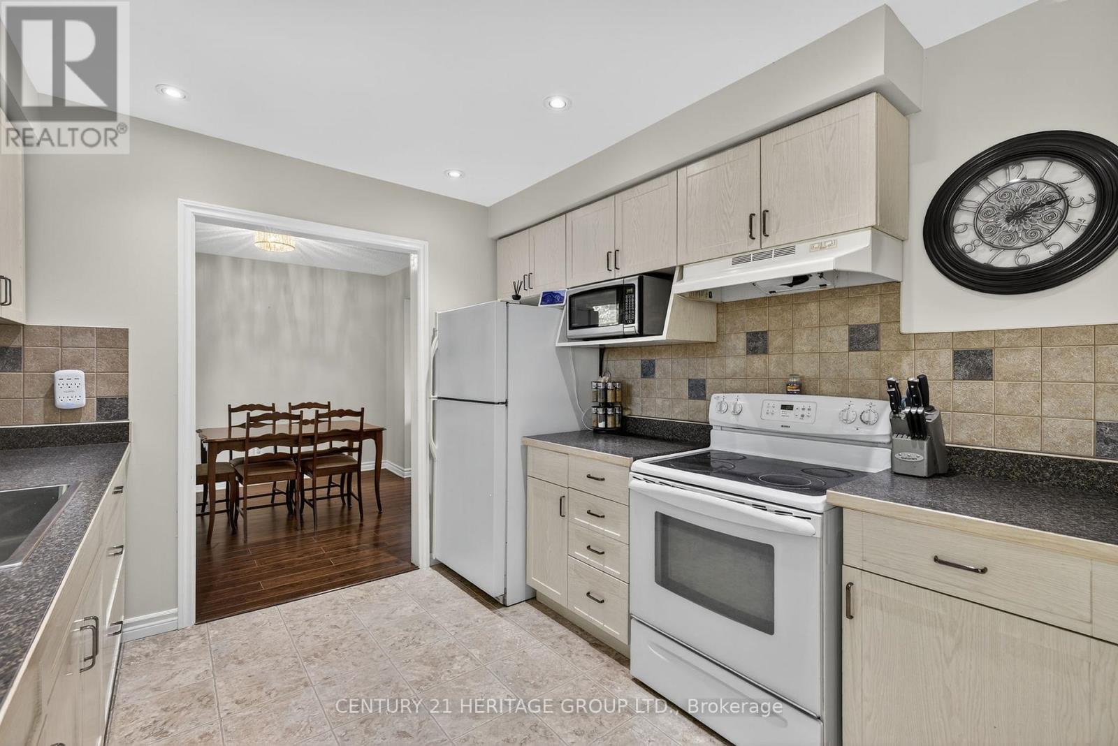 32 Northgate Drive, Bradford West Gwillimbury, Ontario  L3Z 2H5 - Photo 17 - N12467645