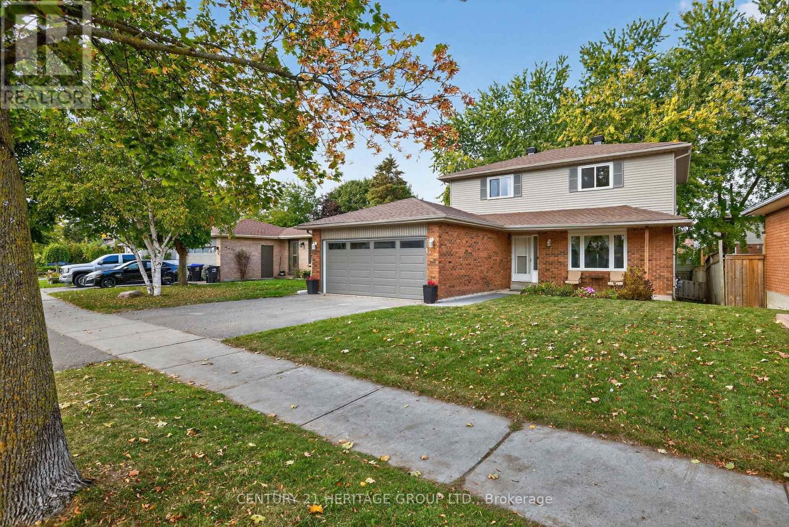 32 Northgate Drive, Bradford West Gwillimbury, Ontario  L3Z 2H5 - Photo 3 - N12467645
