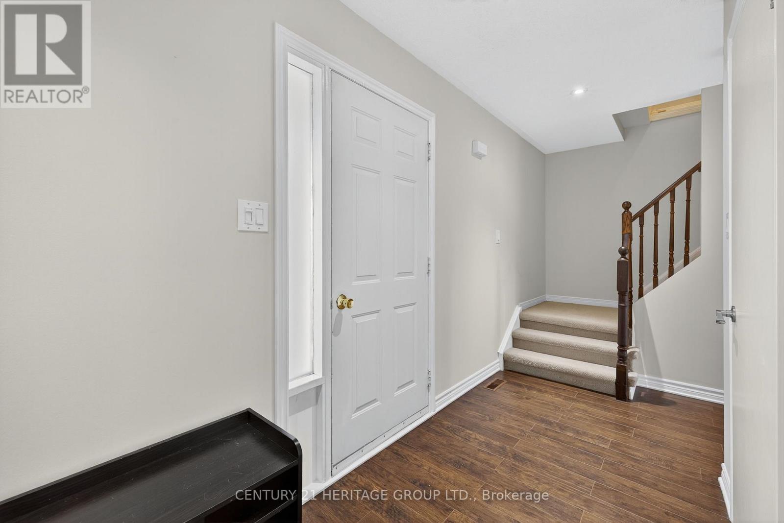 32 Northgate Drive, Bradford West Gwillimbury, Ontario  L3Z 2H5 - Photo 6 - N12467645