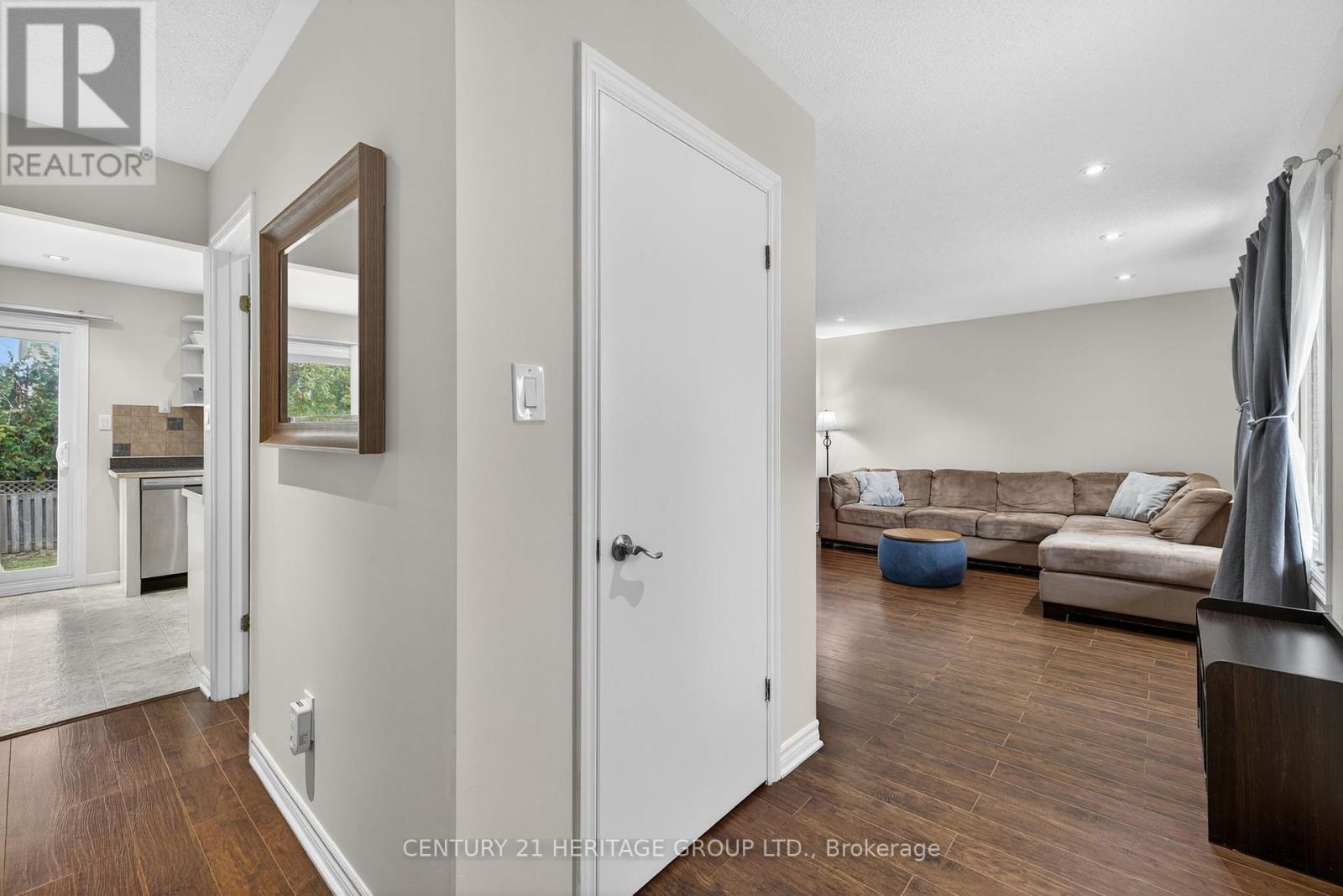 32 Northgate Drive, Bradford West Gwillimbury, Ontario  L3Z 2H5 - Photo 8 - N12467645