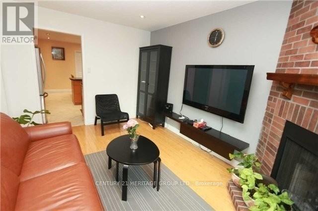 Main - 21 Chloe Crescent, Markham, Ontario  L3S 2H3 - Photo 5 - N12467681