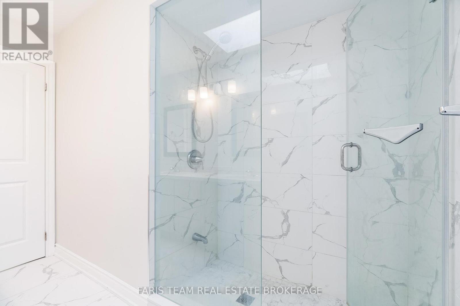 99 Fred Cook Drive, Bradford West Gwillimbury, Ontario  L3Z 1V1 - Photo 23 - N12467740