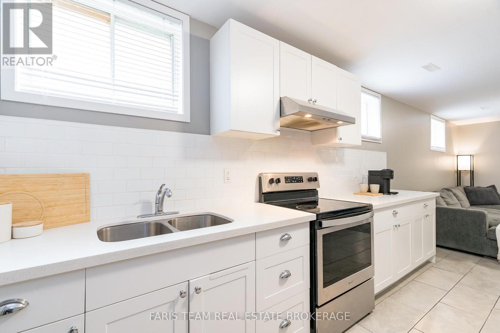 99 Fred Cook Drive, Bradford West Gwillimbury, Ontario  L3Z 1V1 - Photo 27 - N12467740