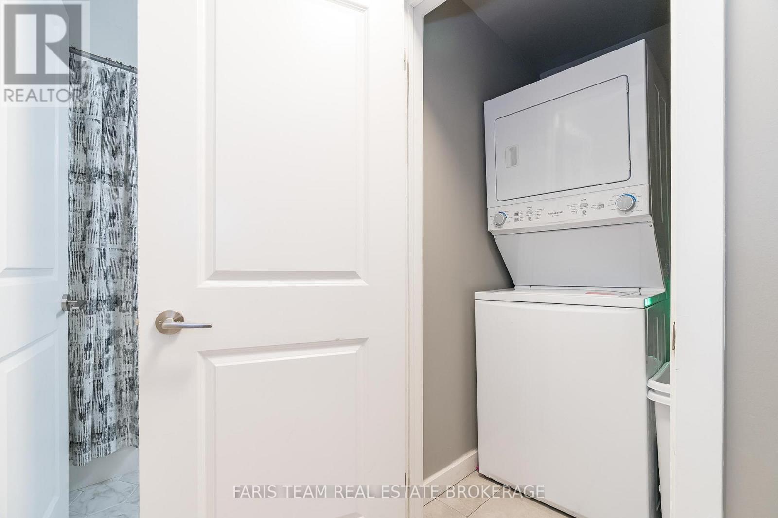 99 Fred Cook Drive, Bradford West Gwillimbury, Ontario  L3Z 1V1 - Photo 36 - N12467740