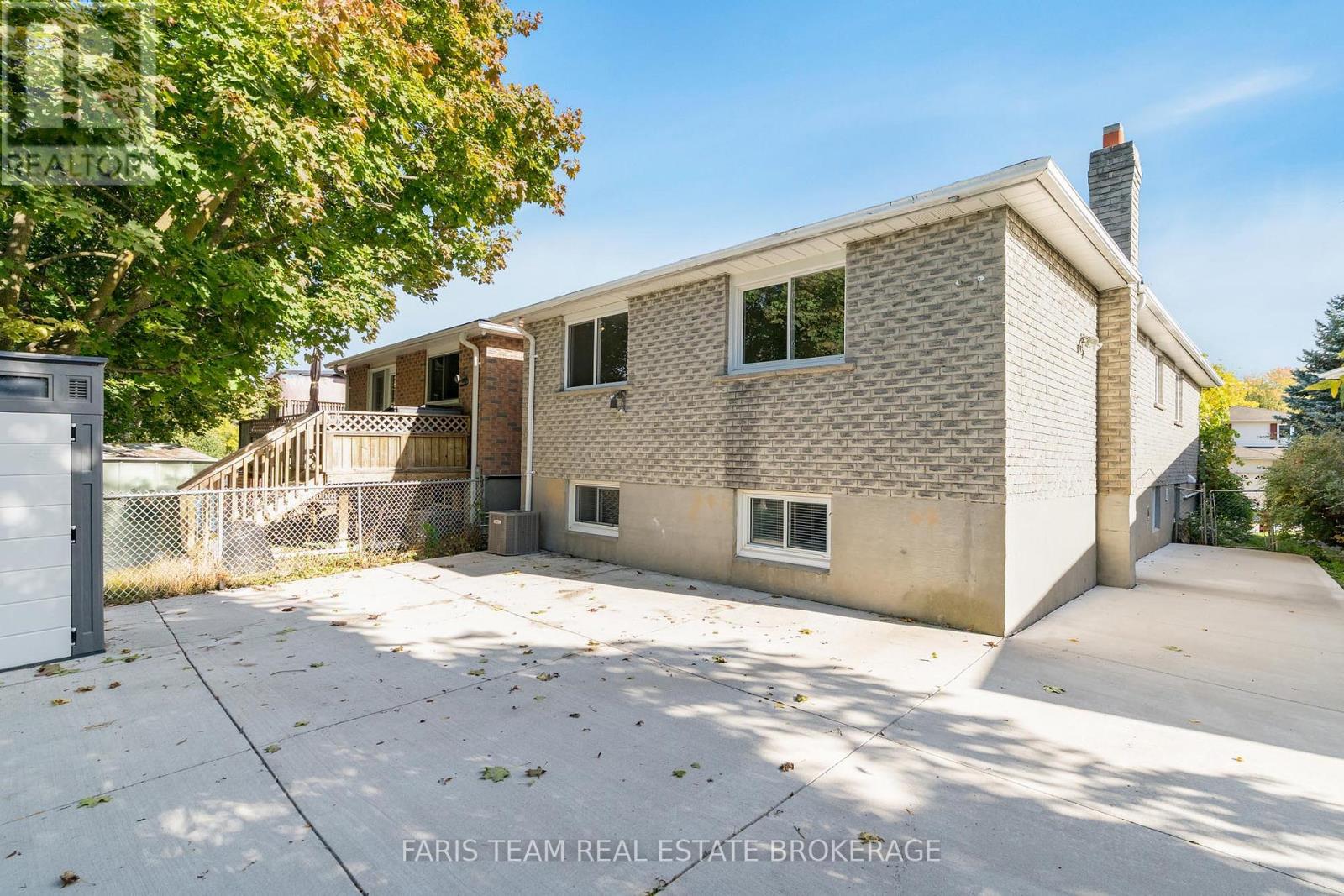 99 Fred Cook Drive, Bradford West Gwillimbury, Ontario  L3Z 1V1 - Photo 37 - N12467740