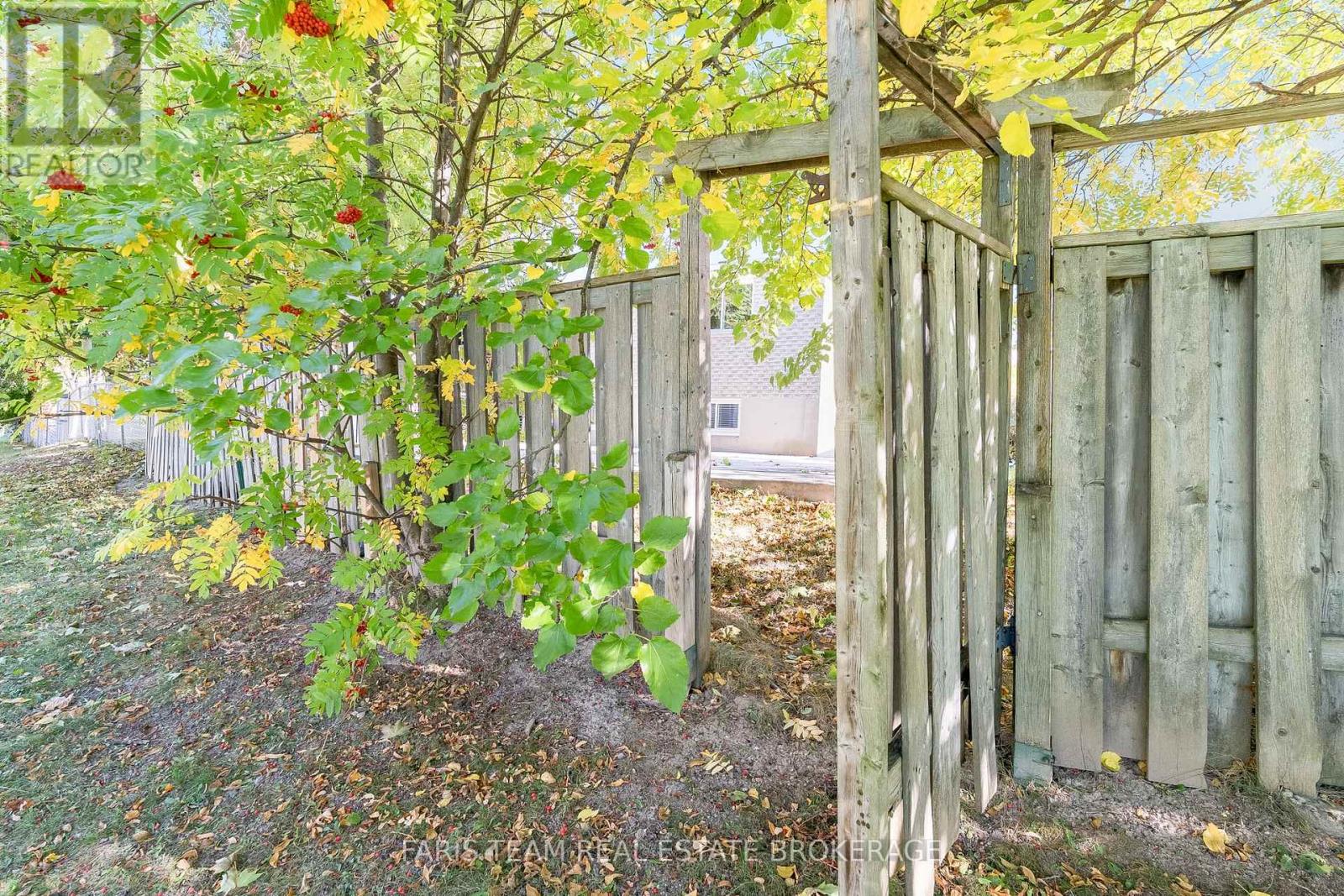 99 Fred Cook Drive, Bradford West Gwillimbury, Ontario  L3Z 1V1 - Photo 41 - N12467740