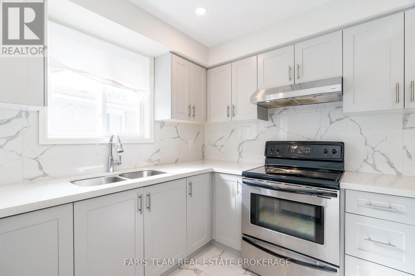99 Fred Cook Drive, Bradford West Gwillimbury, Ontario  L3Z 1V1 - Photo 7 - N12467740