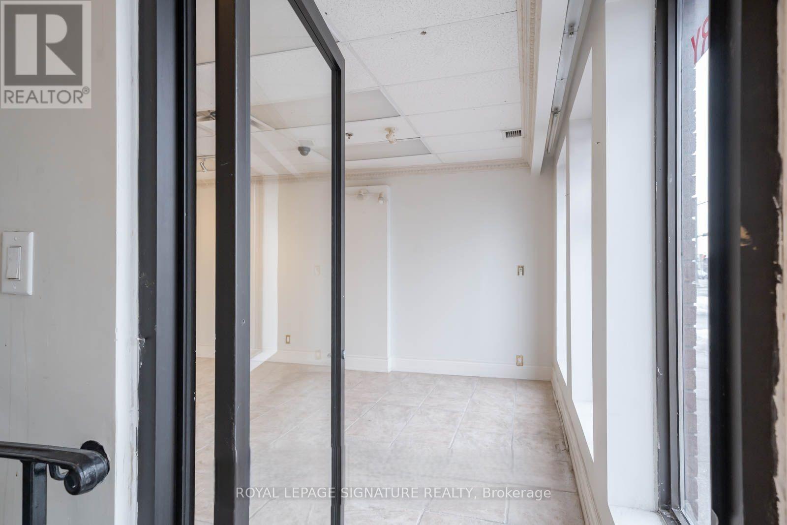 9a - 136 Winges Road, Vaughan, Ontario  L4L 6C4 - Photo 6 - N12467757