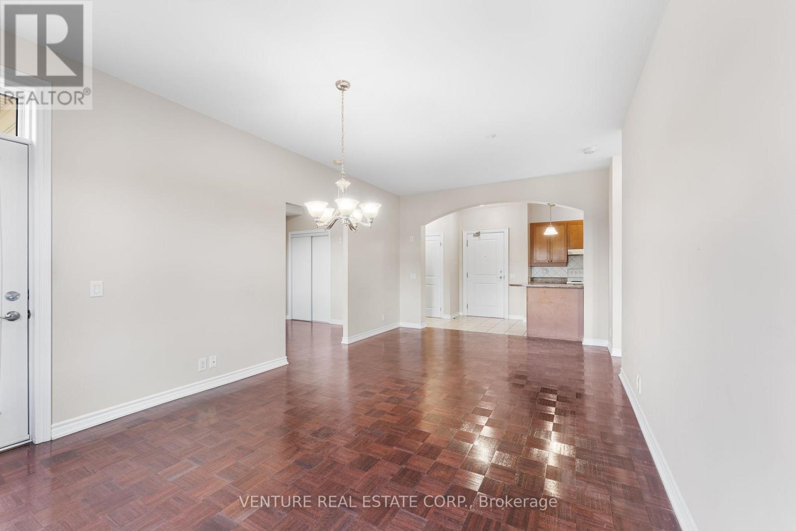 302 - 9519 Keele Street, Vaughan, Ontario  L6A 4A2 - Photo 4 - N12467770