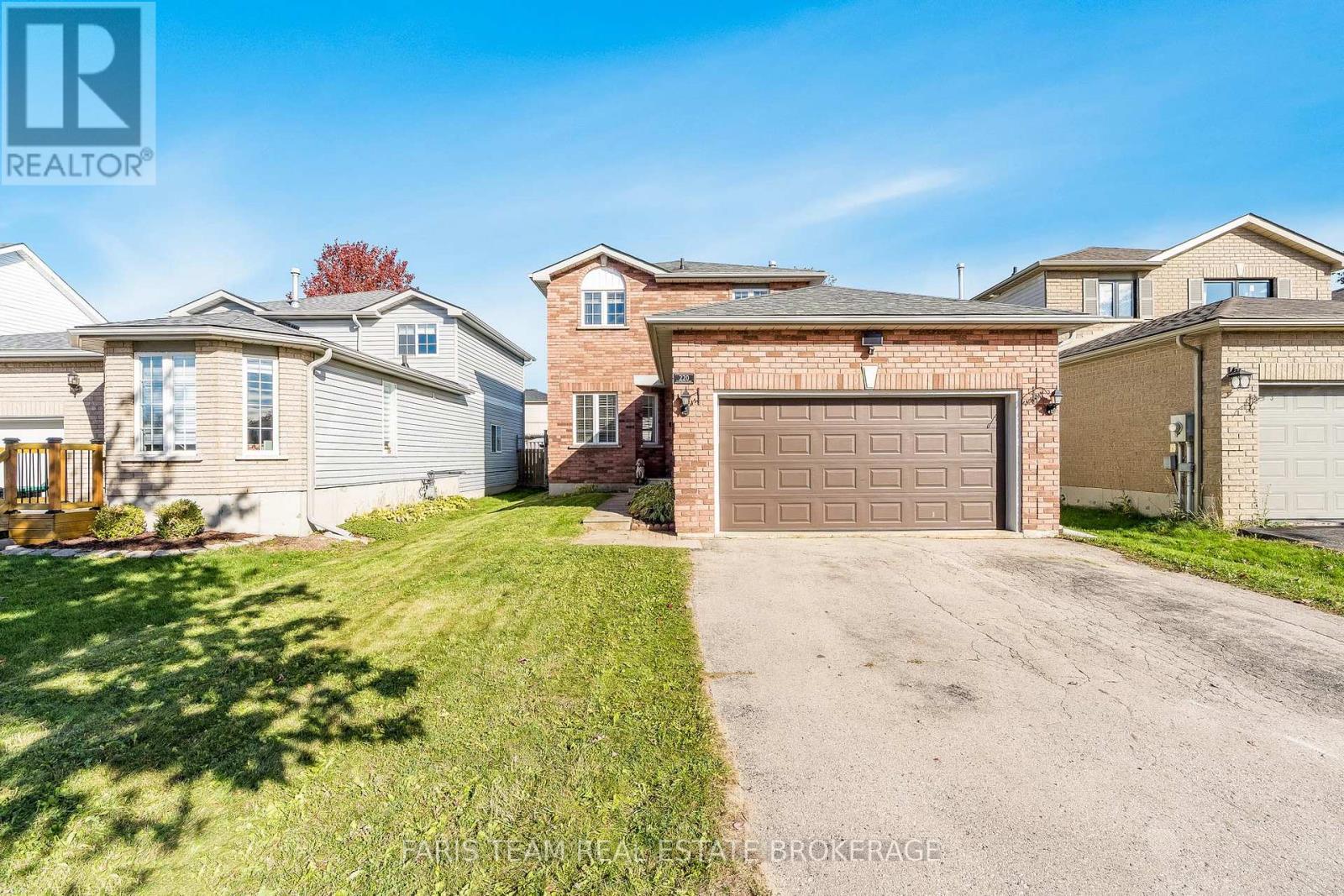 220 Churchland Drive, Barrie, Ontario  L4N 8N7 - Photo 3 - S12467673
