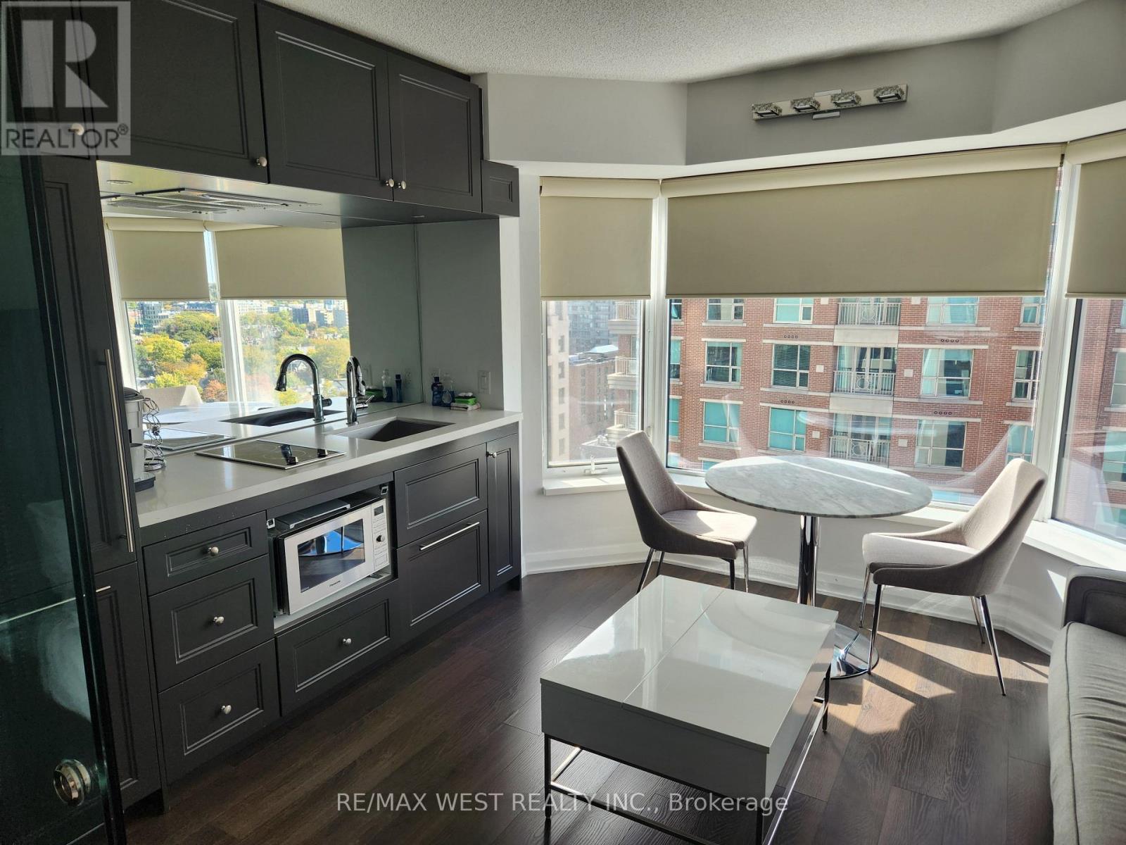 1616 - 155 Yorkville Avenue, Toronto, Ontario  M5R 0B4 - Photo 3 - C12466579