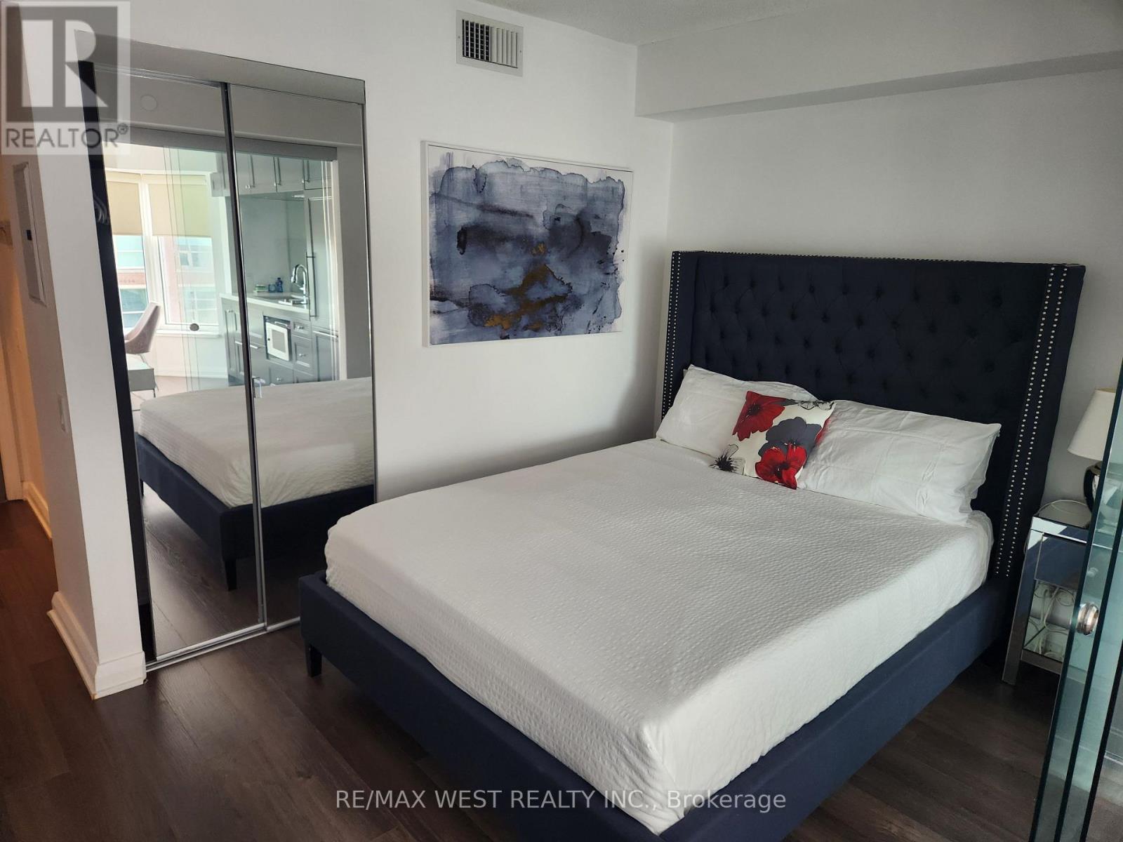 1616 - 155 Yorkville Avenue, Toronto, Ontario  M5R 0B4 - Photo 6 - C12466579