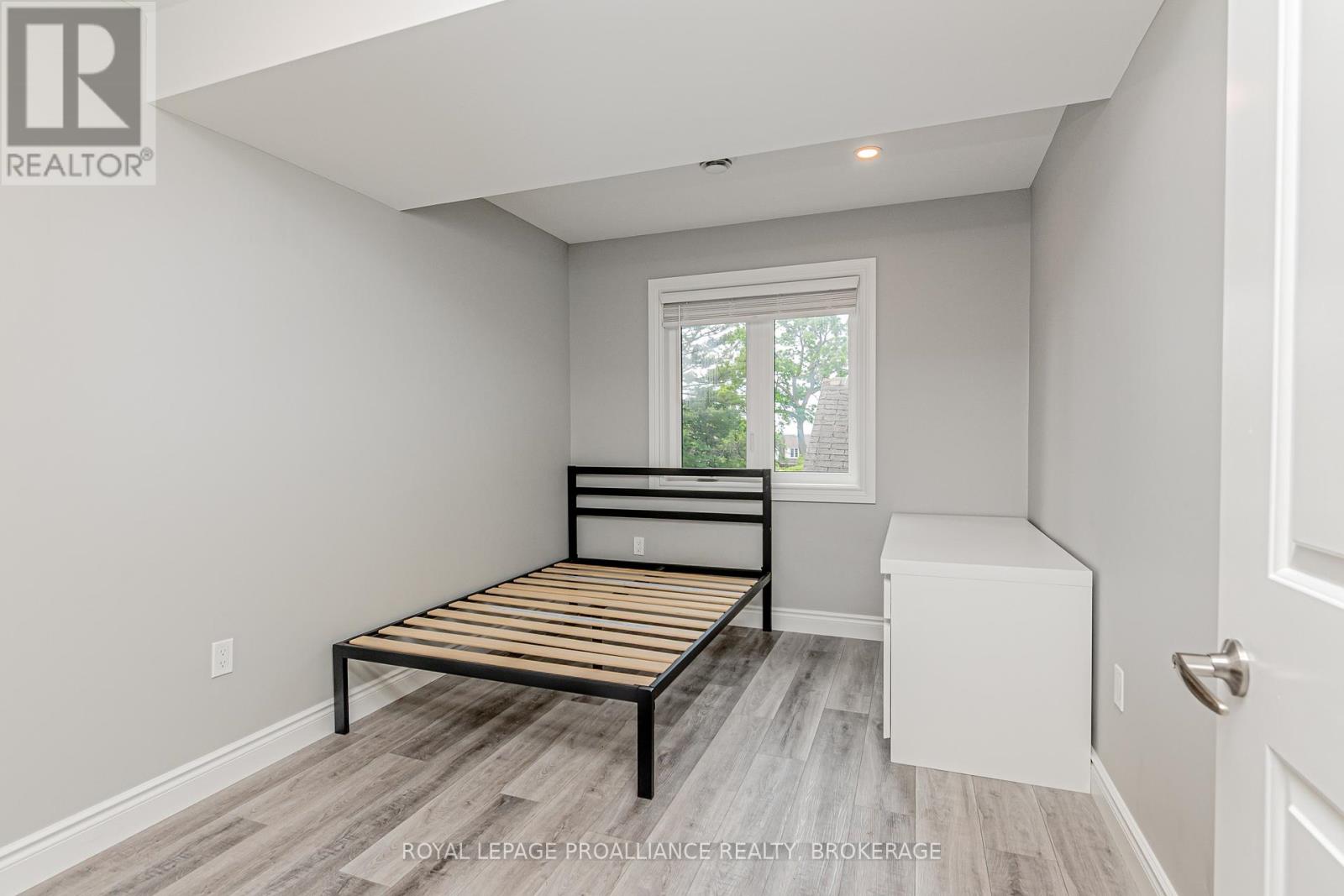 39 Ellerbeck Street, Kingston, Ontario  K7L 4H5 - Photo 22 - X12467870