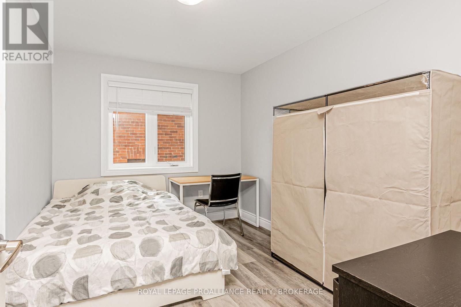 39 Ellerbeck Street, Kingston, Ontario  K7L 4H5 - Photo 4 - X12467870