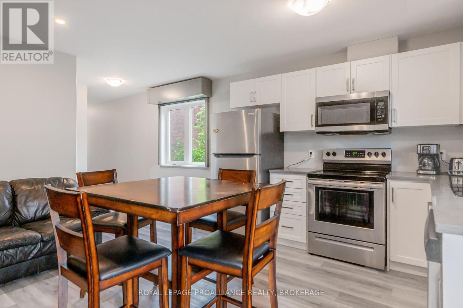 39 Ellerbeck Street, Kingston, Ontario  K7L 4H5 - Photo 9 - X12467870