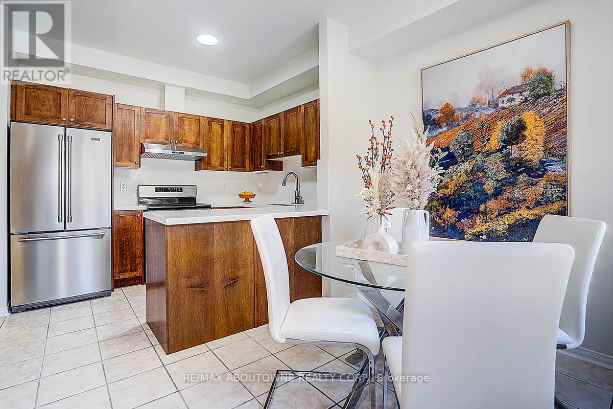 56 - 1130 Cawthra Road, Mississauga, Ontario  L5G 4V7 - Photo 8 - W12467630