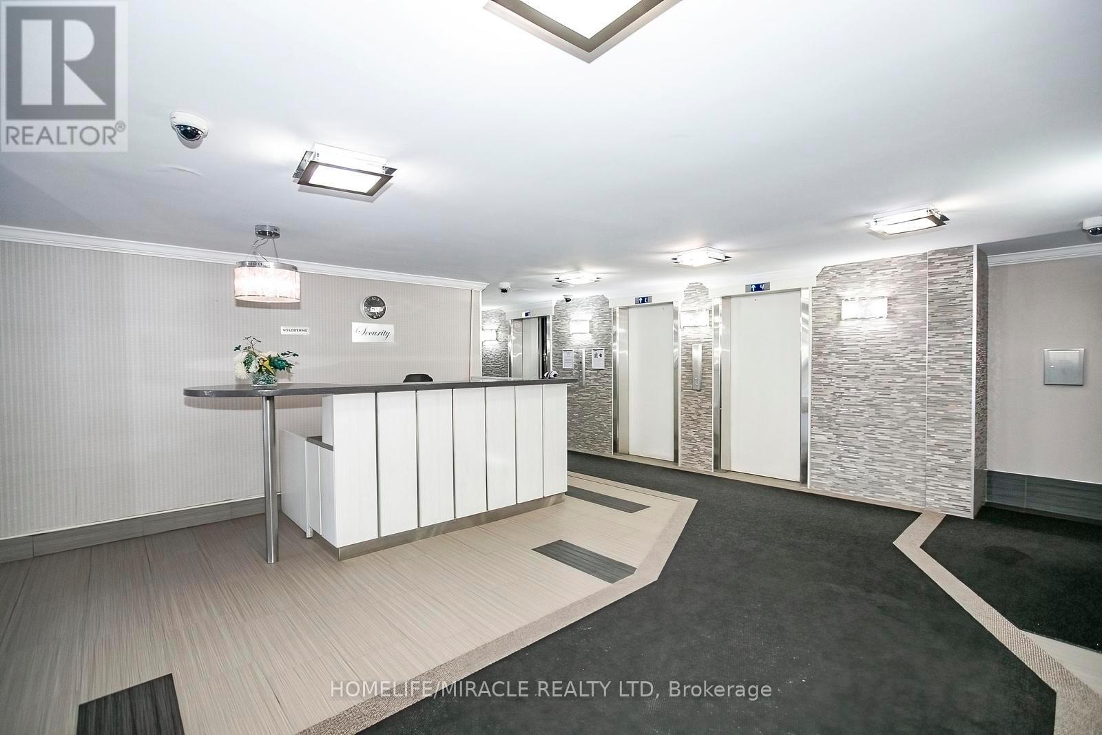 1610 - 15 Kensington Road, Brampton, Ontario  L6T 3W2 - Photo 8 - W12467640
