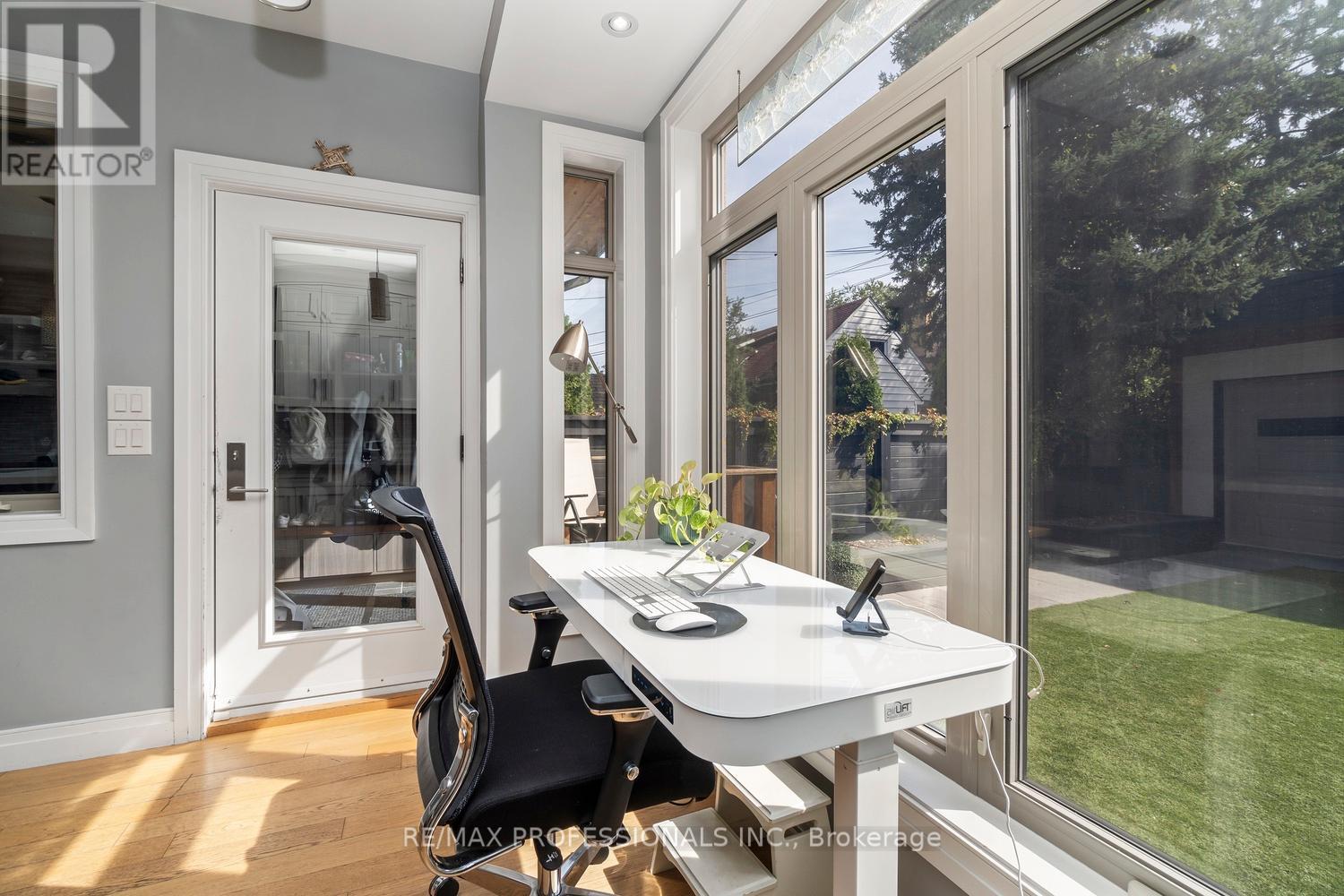 71 Morningside Avenue, Toronto, Ontario  M6S 1C8 - Photo 12 - W12467641