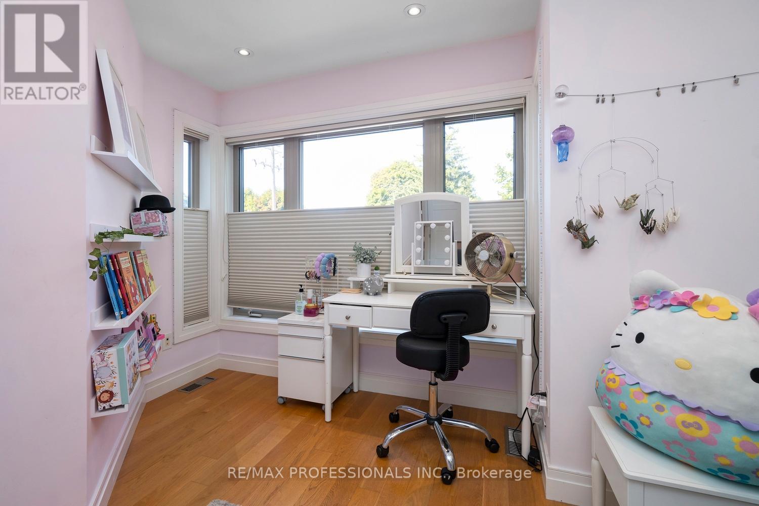 71 Morningside Avenue, Toronto, Ontario  M6S 1C8 - Photo 25 - W12467641