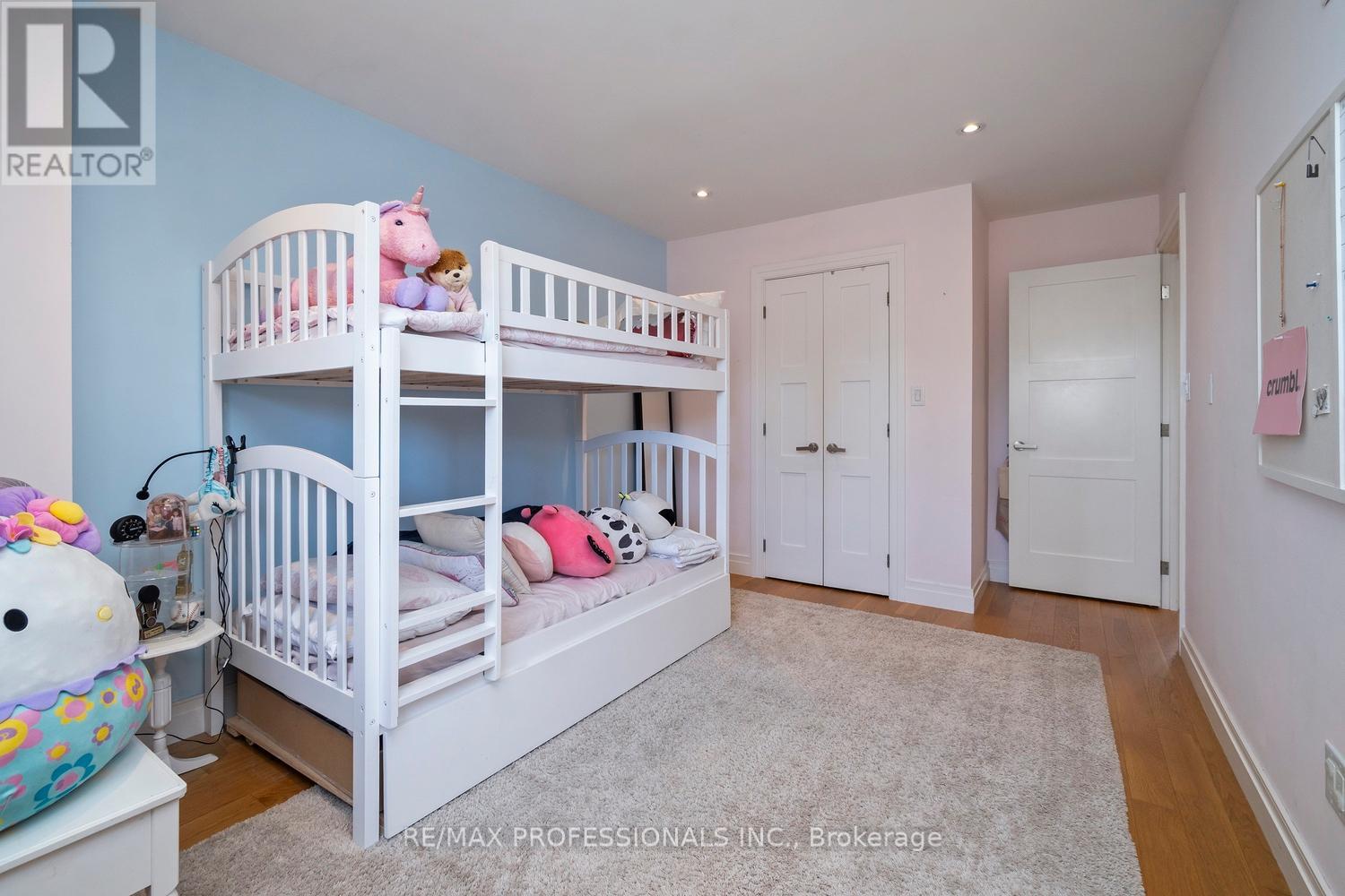 71 Morningside Avenue, Toronto, Ontario  M6S 1C8 - Photo 28 - W12467641