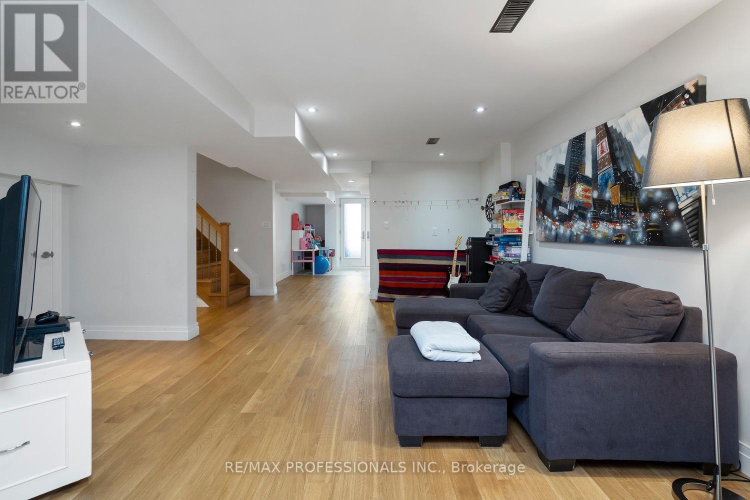 71 Morningside Avenue, Toronto, Ontario  M6S 1C8 - Photo 41 - W12467641