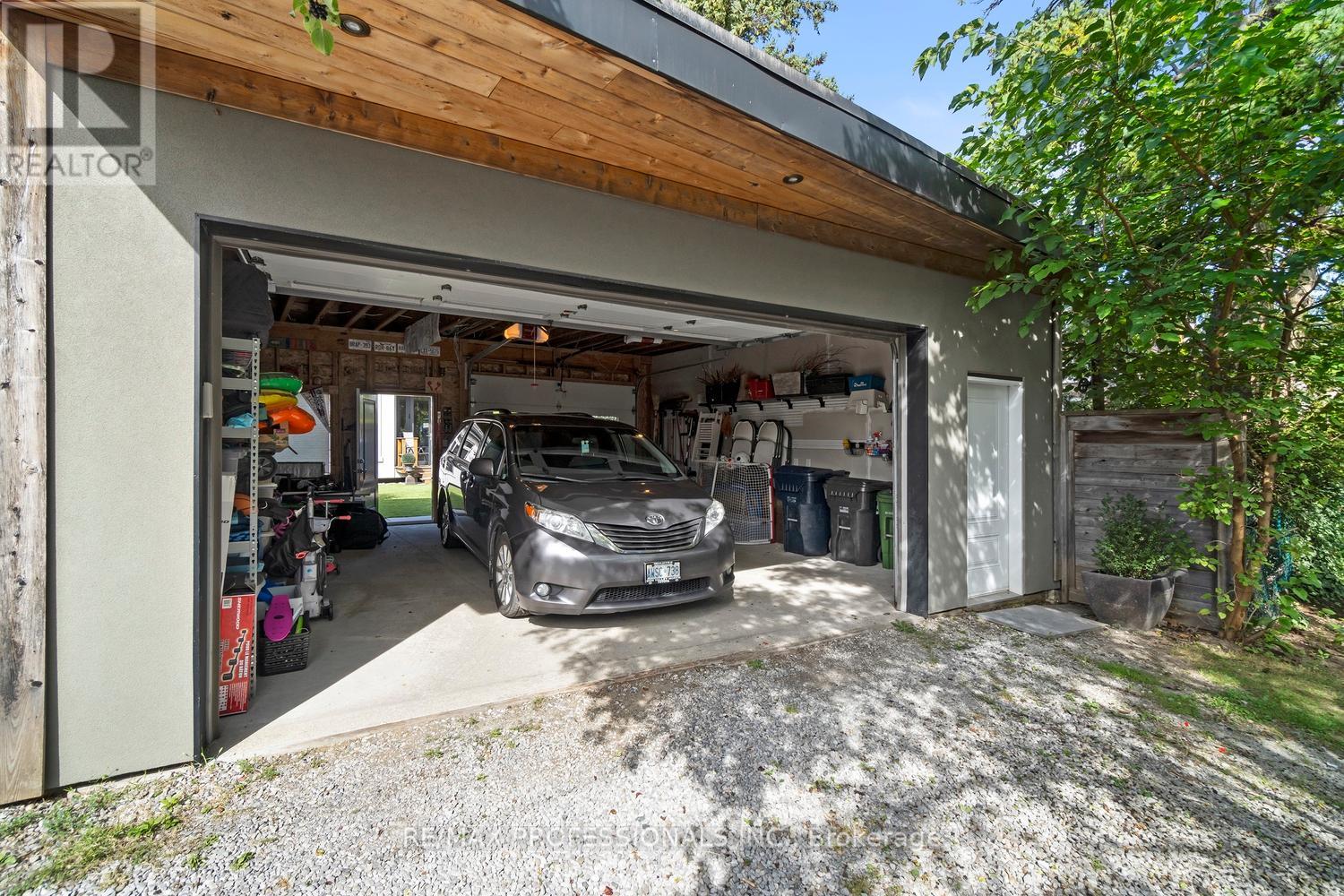 71 Morningside Avenue, Toronto, Ontario  M6S 1C8 - Photo 46 - W12467641