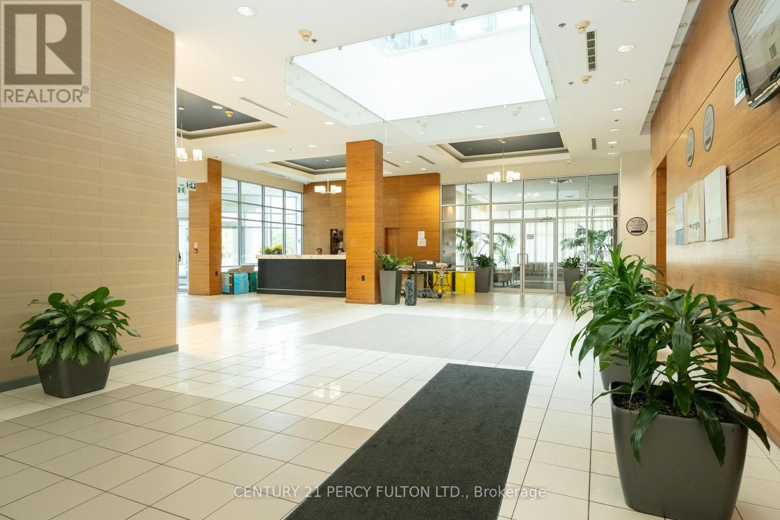 1003 - 33 Elm Drive W, Mississauga, Ontario  L5B 4M2 - Photo 2 - W12467646