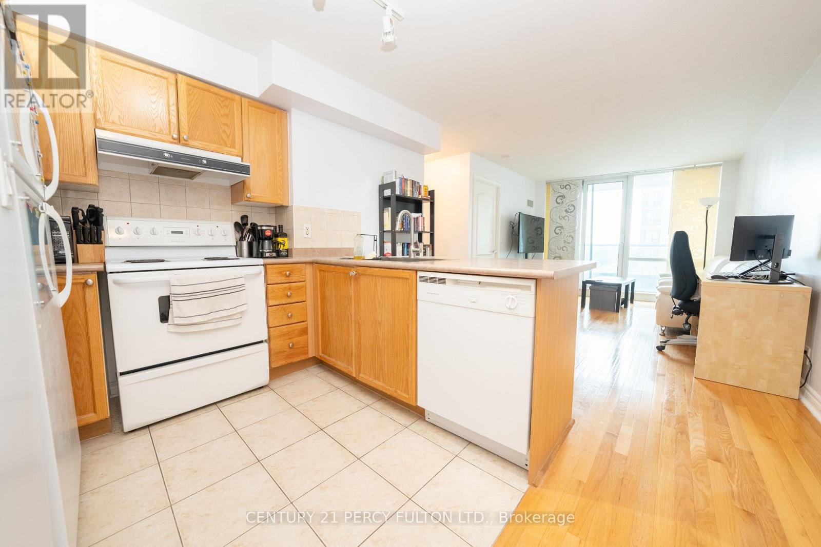 1003 - 33 Elm Drive W, Mississauga, Ontario  L5B 4M2 - Photo 4 - W12467646