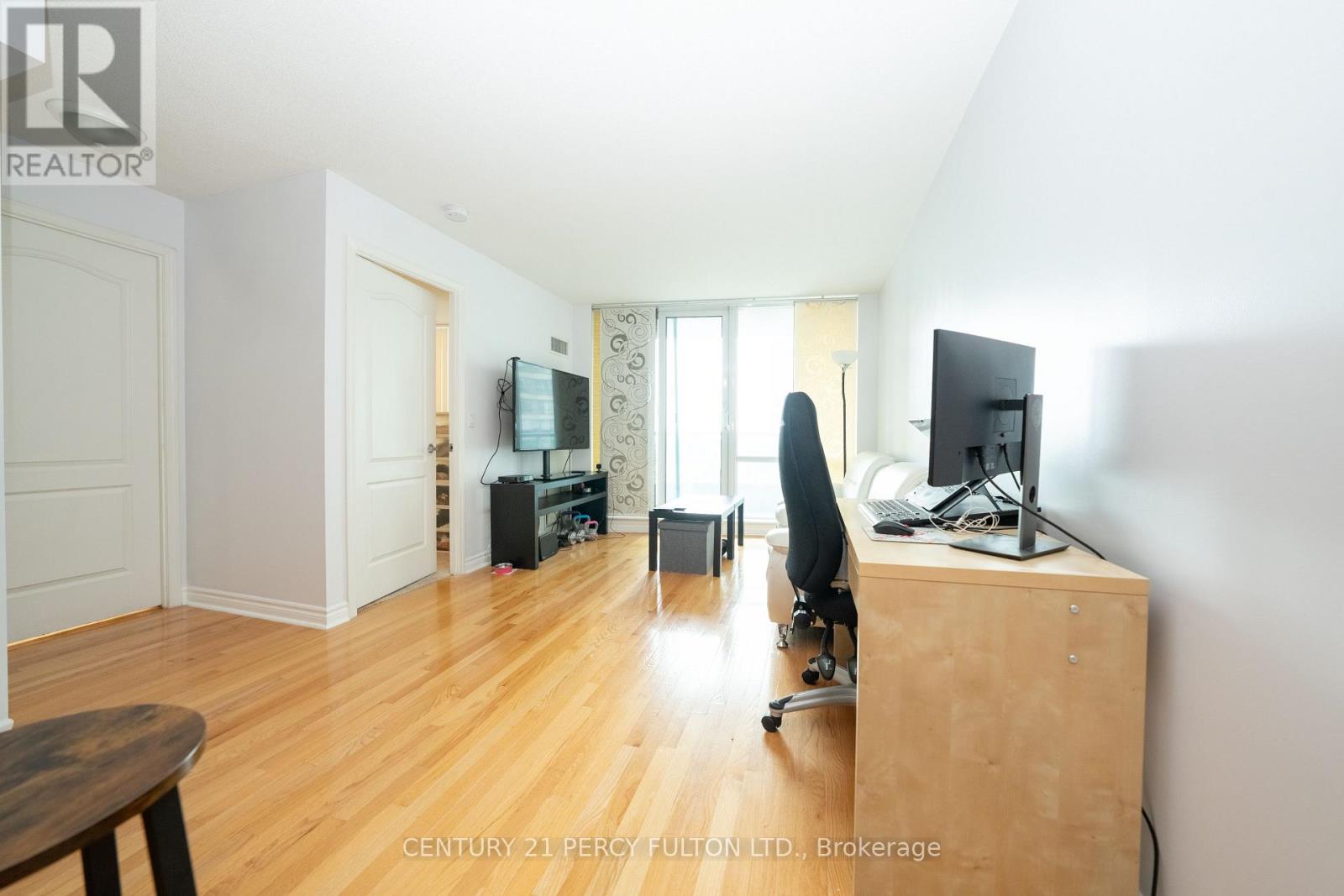 1003 - 33 Elm Drive W, Mississauga, Ontario  L5B 4M2 - Photo 5 - W12467646