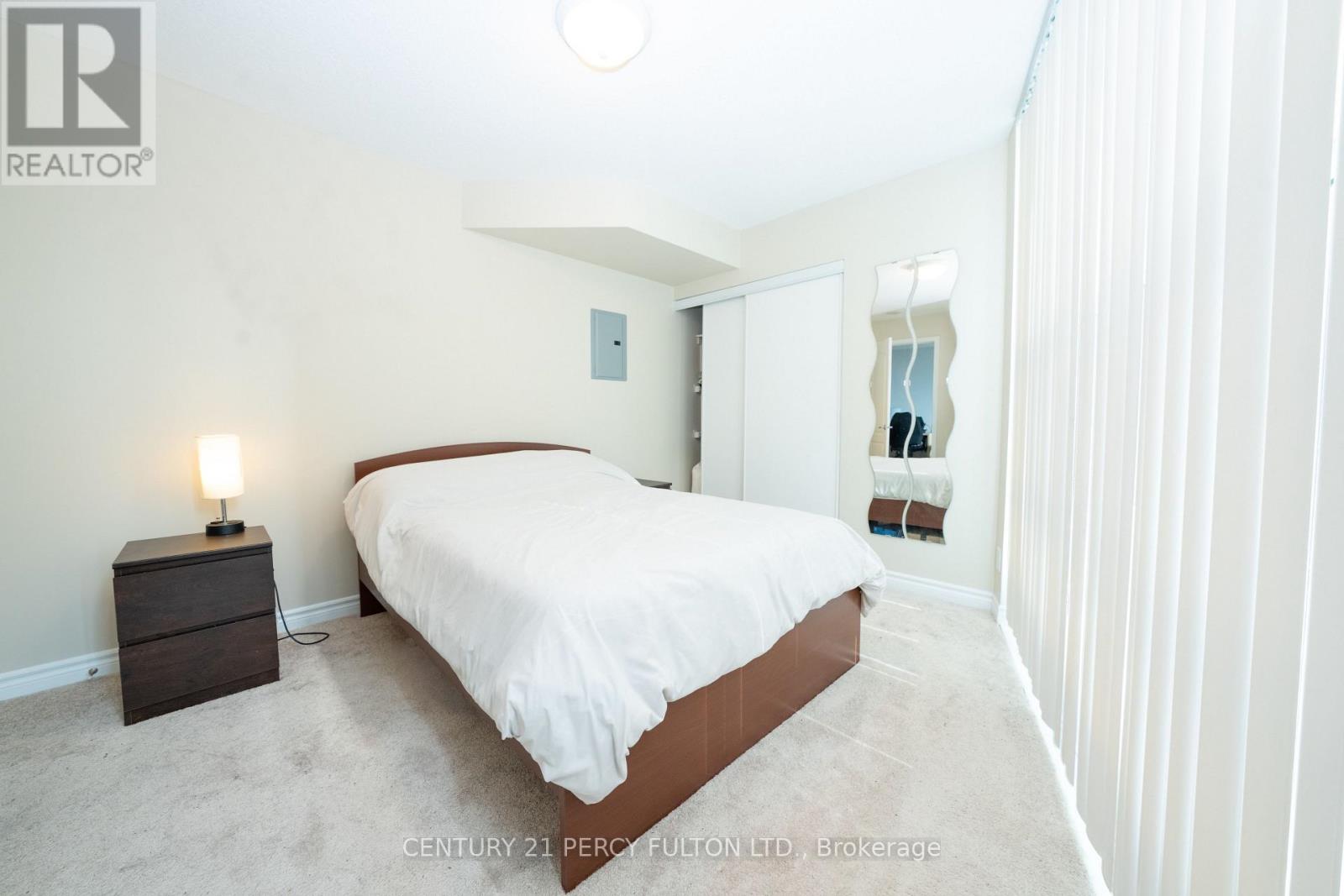 1003 - 33 Elm Drive W, Mississauga, Ontario  L5B 4M2 - Photo 9 - W12467646