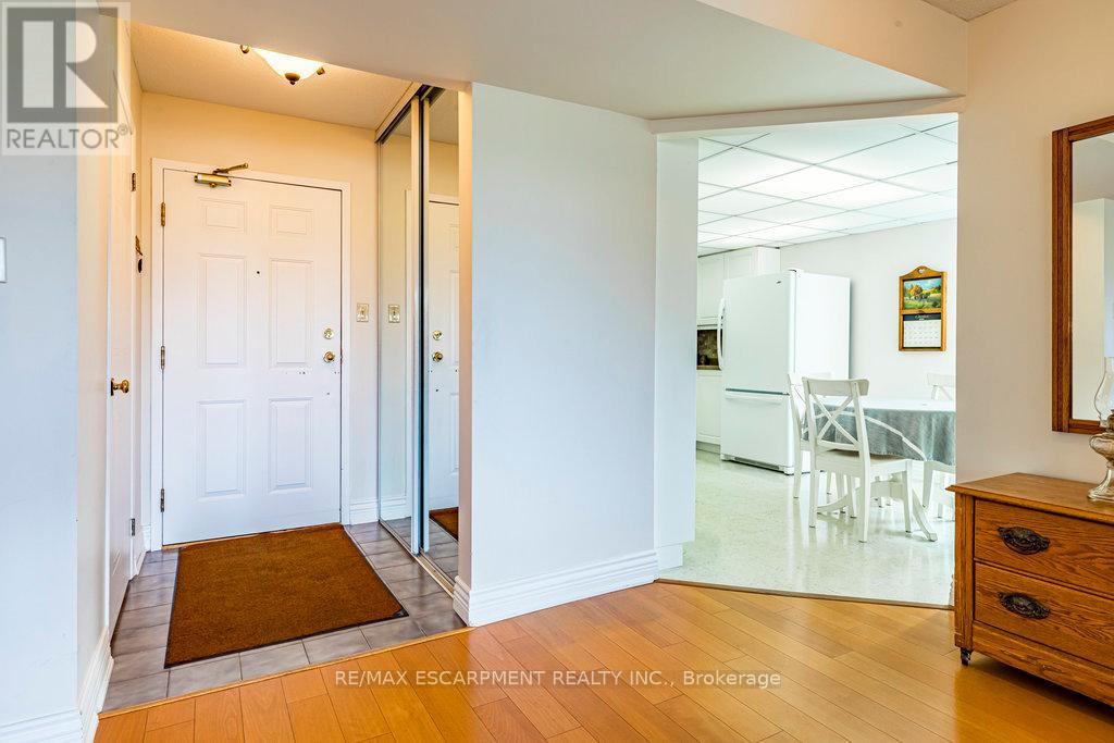 209 - 5080 Pinedale Avenue, Burlington, Ontario  L7L 5V7 - Photo 6 - W12467669