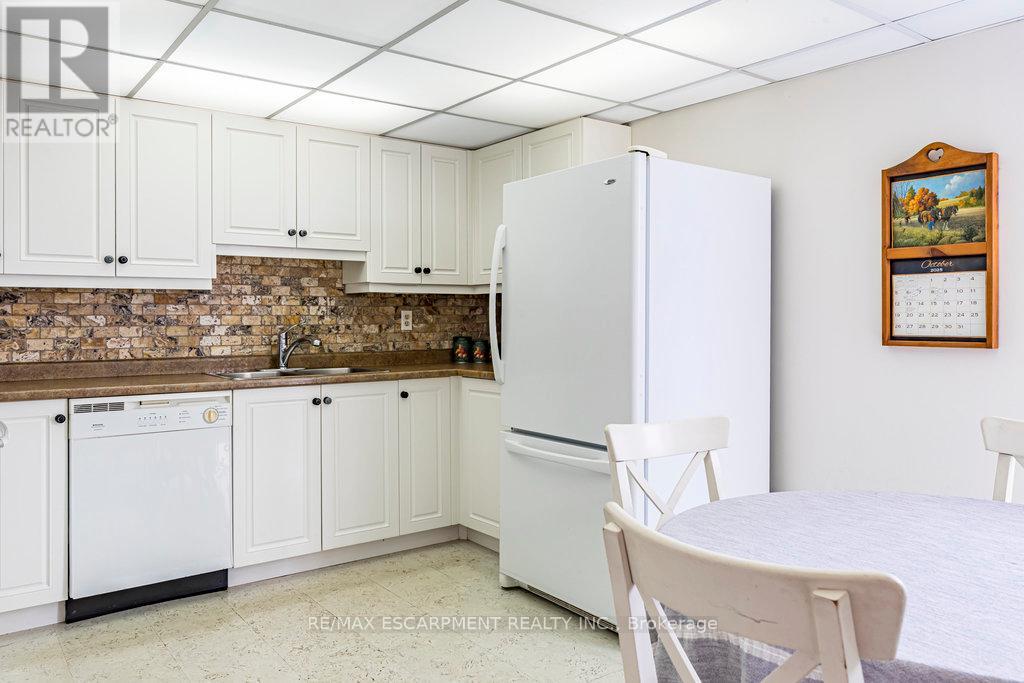 209 - 5080 Pinedale Avenue, Burlington, Ontario  L7L 5V7 - Photo 9 - W12467669