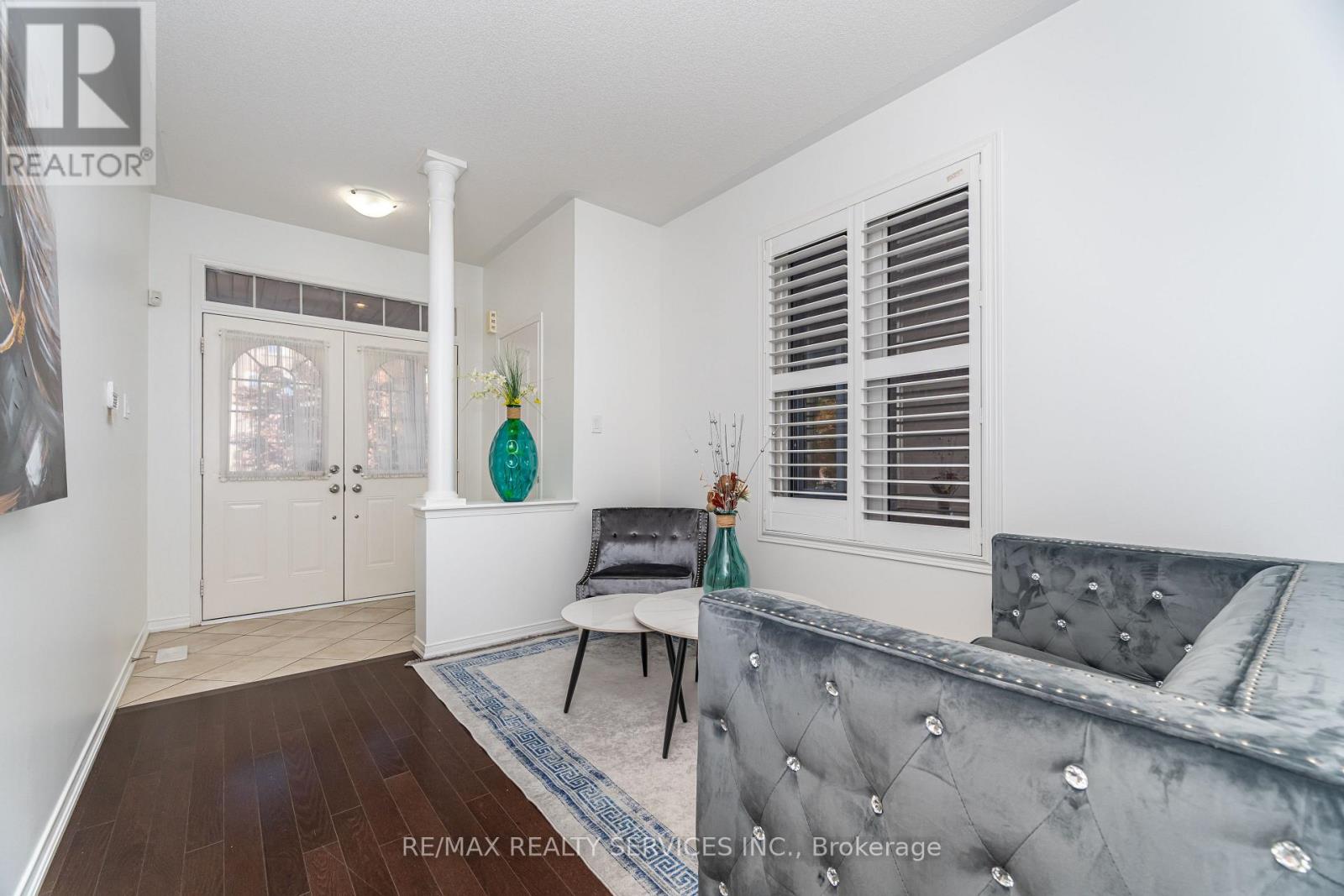 27 Sussexvale Drive, Brampton, Ontario  L6R 3S1 - Photo 11 - W12467691