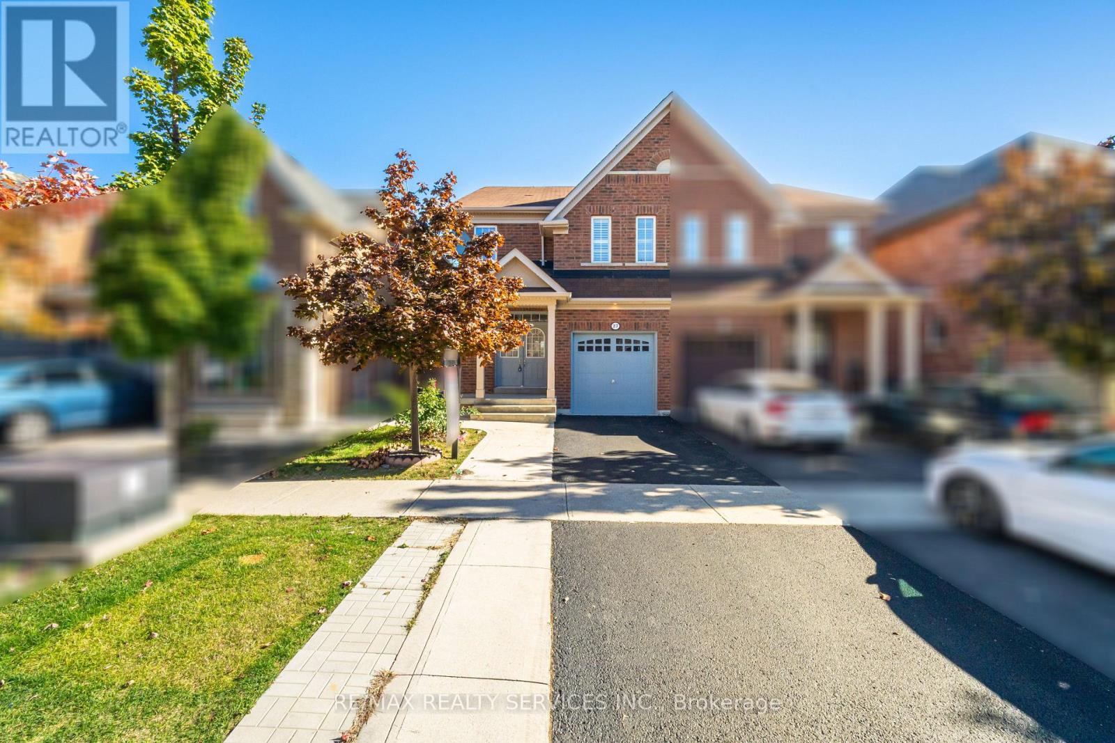 27 Sussexvale Drive, Brampton, Ontario  L6R 3S1 - Photo 2 - W12467691