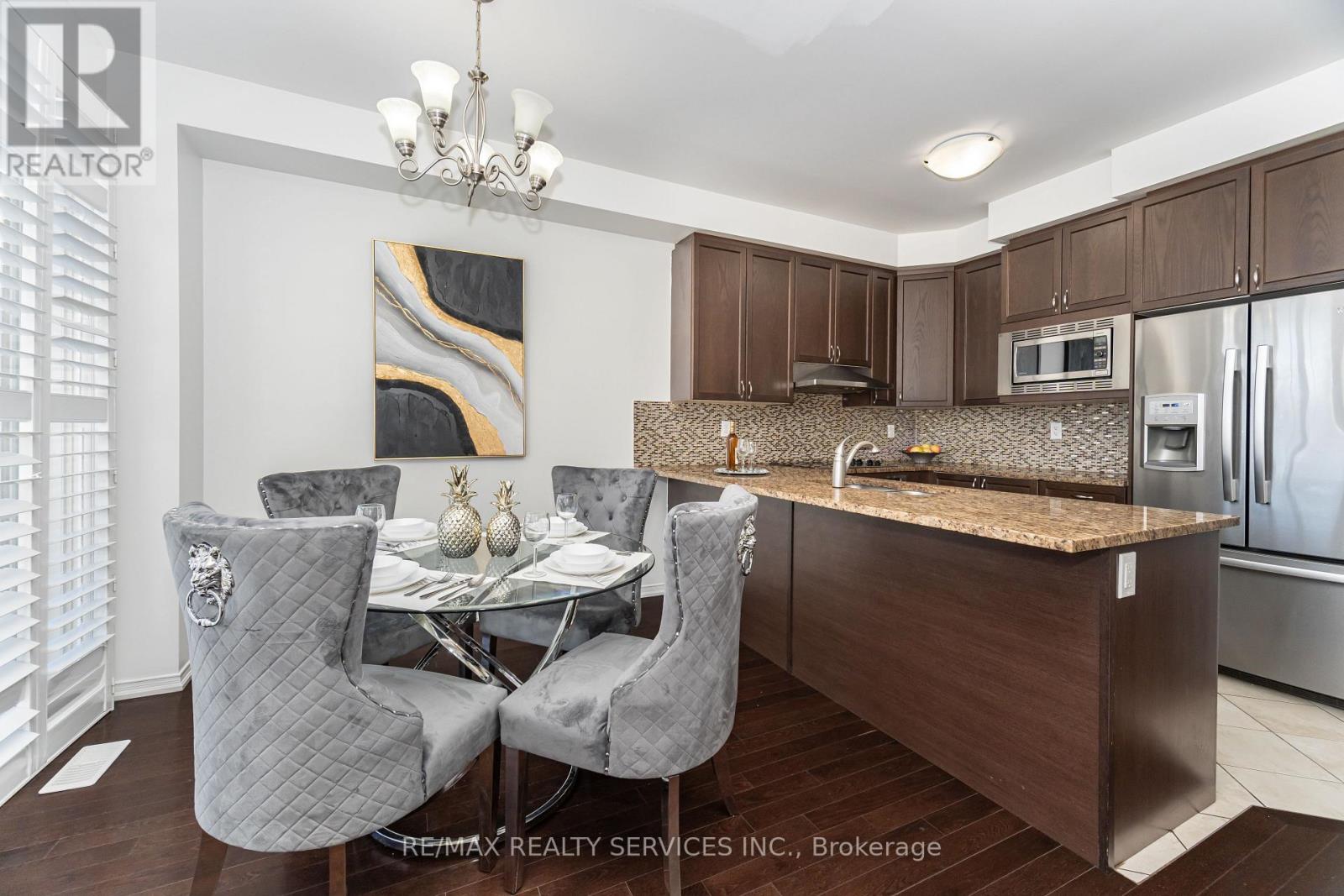 27 Sussexvale Drive, Brampton, Ontario  L6R 3S1 - Photo 21 - W12467691