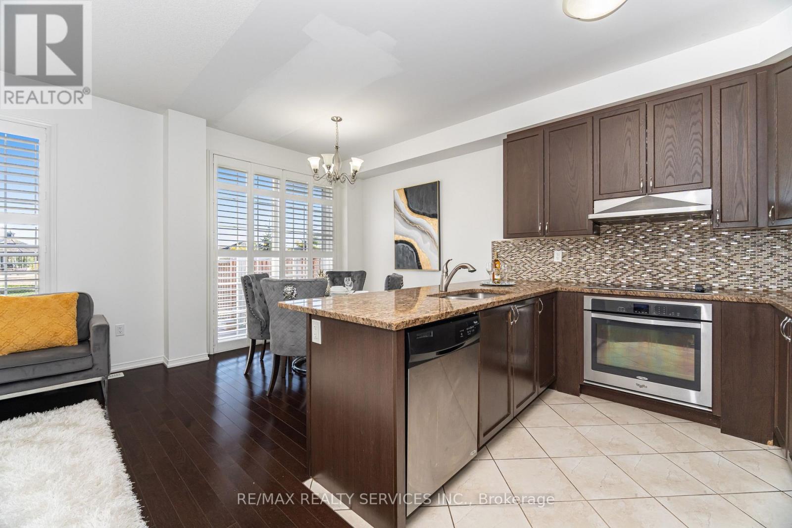 27 Sussexvale Drive, Brampton, Ontario  L6R 3S1 - Photo 22 - W12467691