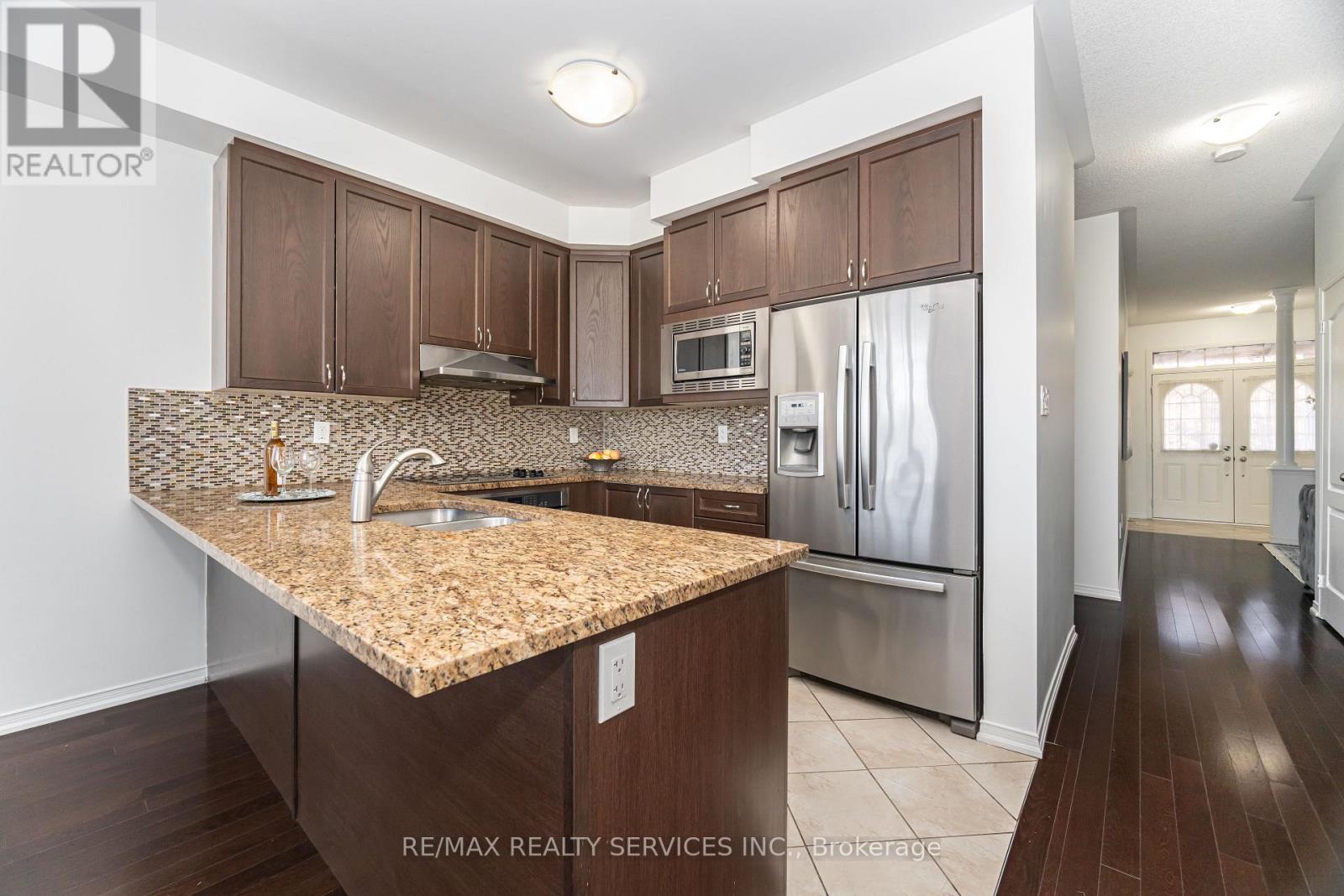 27 Sussexvale Drive, Brampton, Ontario  L6R 3S1 - Photo 23 - W12467691