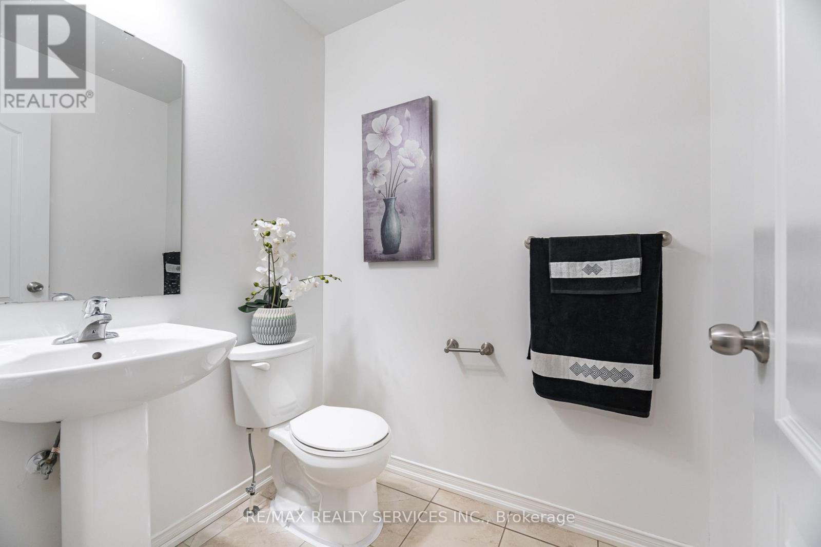 27 Sussexvale Drive, Brampton, Ontario  L6R 3S1 - Photo 25 - W12467691