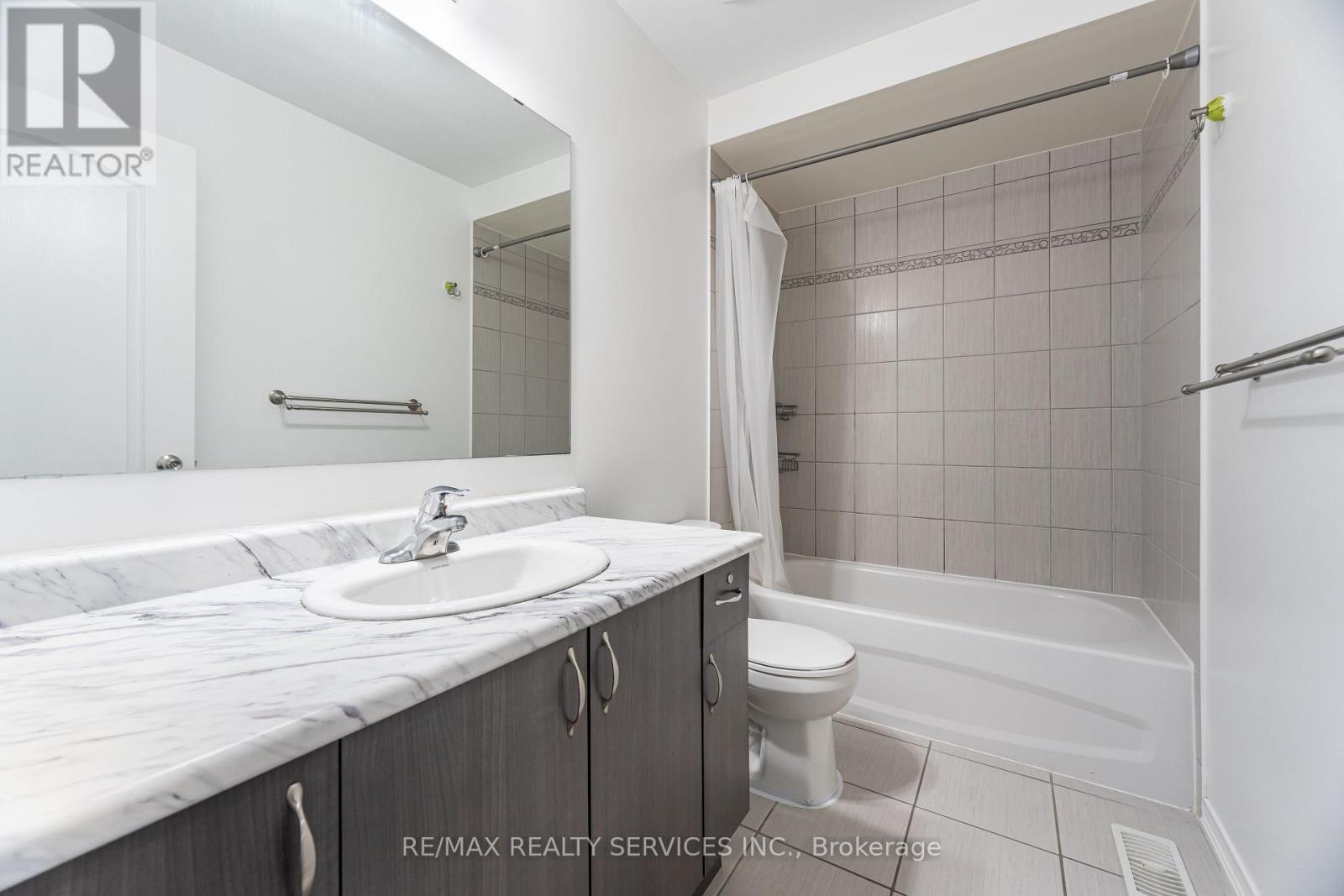 27 Sussexvale Drive, Brampton, Ontario  L6R 3S1 - Photo 32 - W12467691