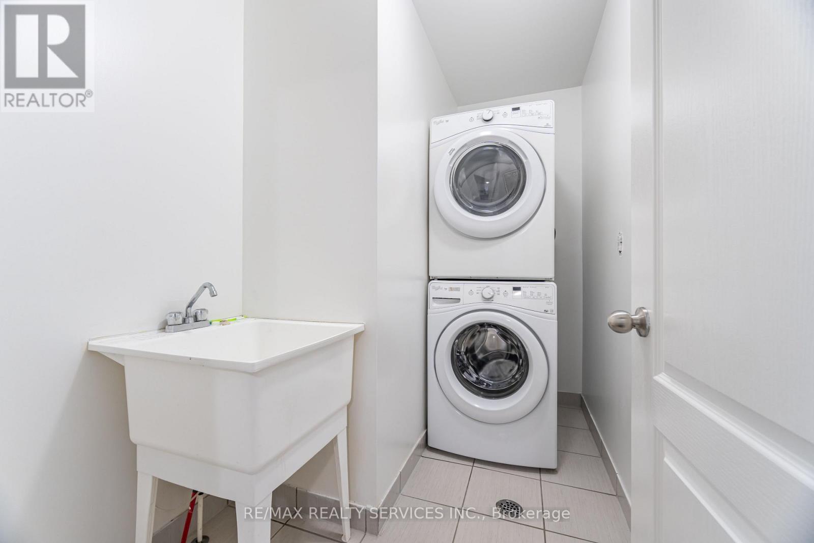 27 Sussexvale Drive, Brampton, Ontario  L6R 3S1 - Photo 33 - W12467691