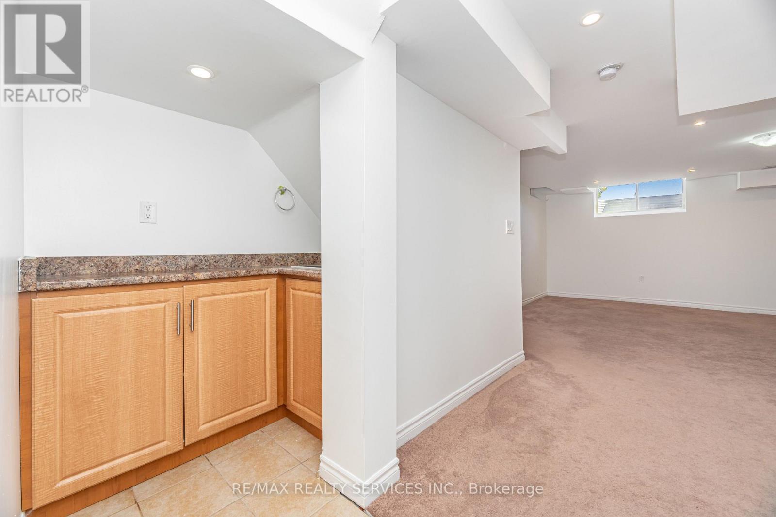 27 Sussexvale Drive, Brampton, Ontario  L6R 3S1 - Photo 36 - W12467691