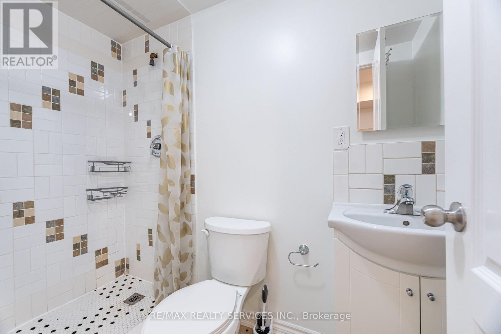 27 Sussexvale Drive, Brampton, Ontario  L6R 3S1 - Photo 37 - W12467691