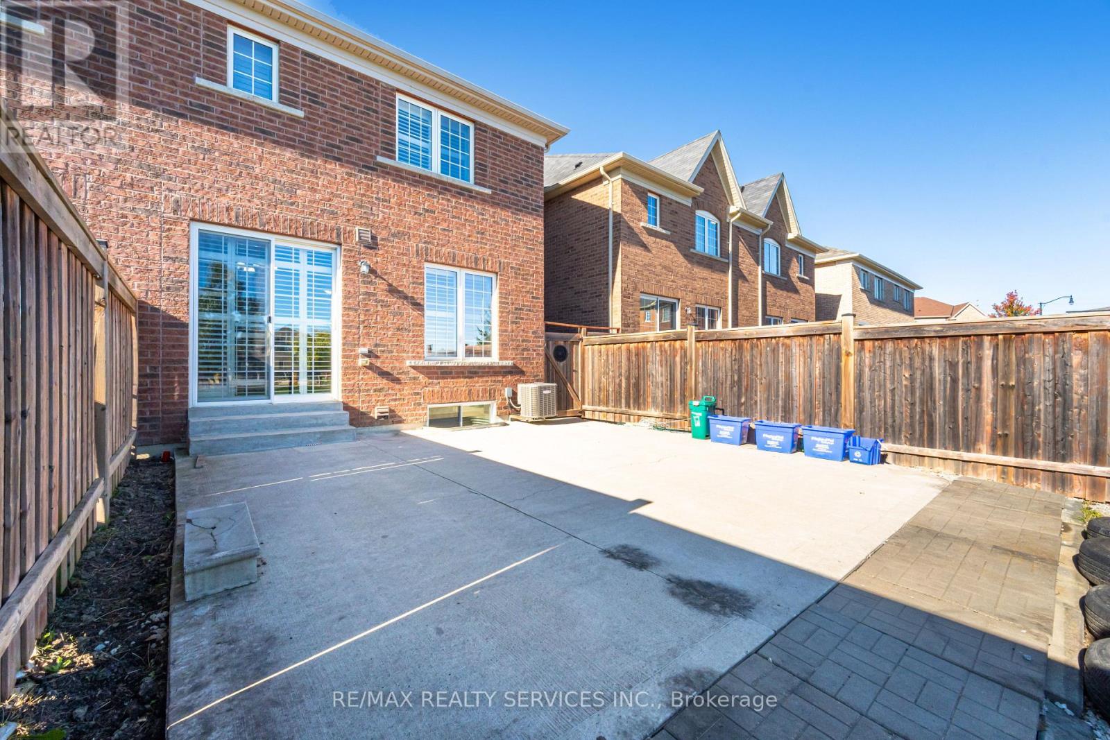 27 Sussexvale Drive, Brampton, Ontario  L6R 3S1 - Photo 40 - W12467691
