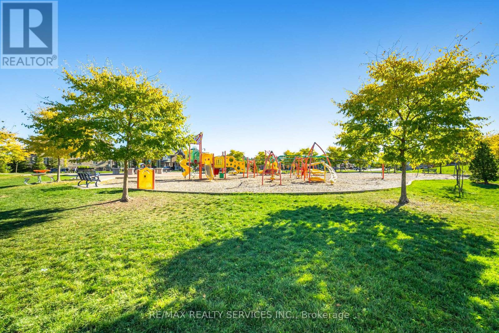 27 Sussexvale Drive, Brampton, Ontario  L6R 3S1 - Photo 42 - W12467691