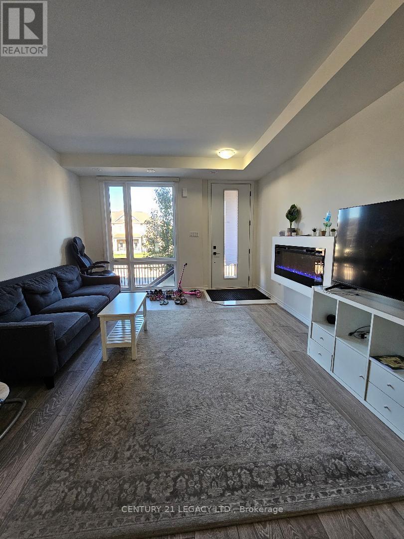 70 - 80 Knotsberry Circle, Brampton, Ontario  L6Y 6G1 - Photo 4 - W12467695