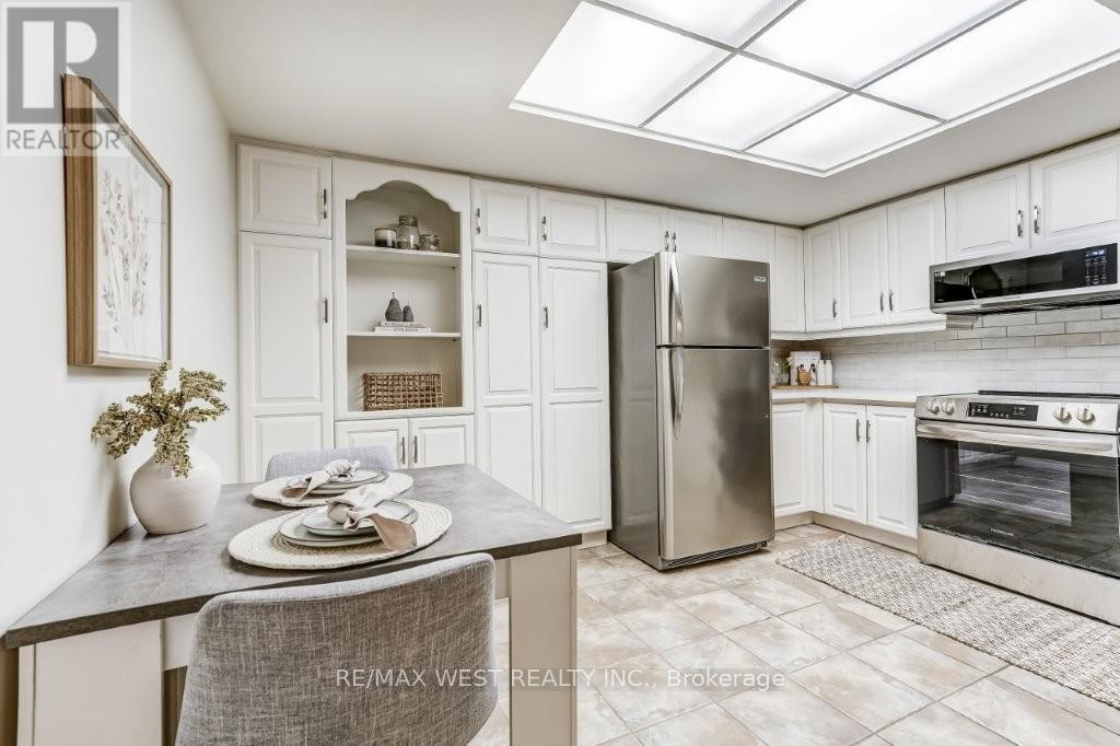 707 - 1237 North Shore Boulevard E, Burlington, Ontario  L7S 2H8 - Photo 3 - W12467696